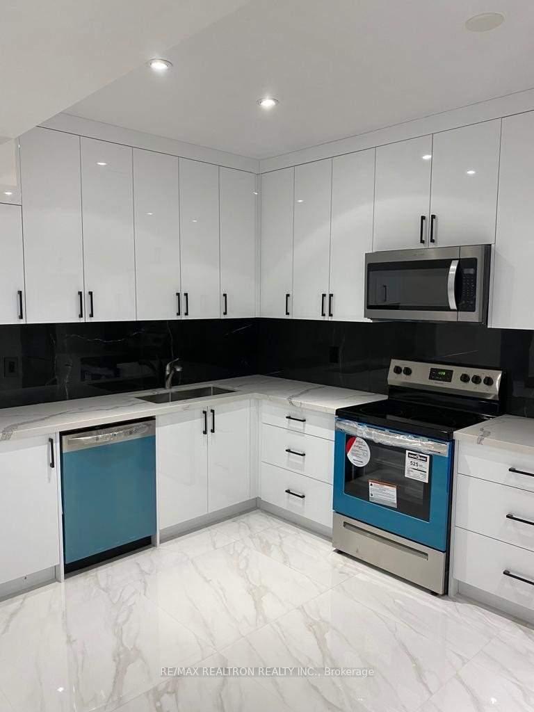 Photo 10 of Unit Lower L, 25 Lancer Drive, Vaughan, Maple — HOMEH