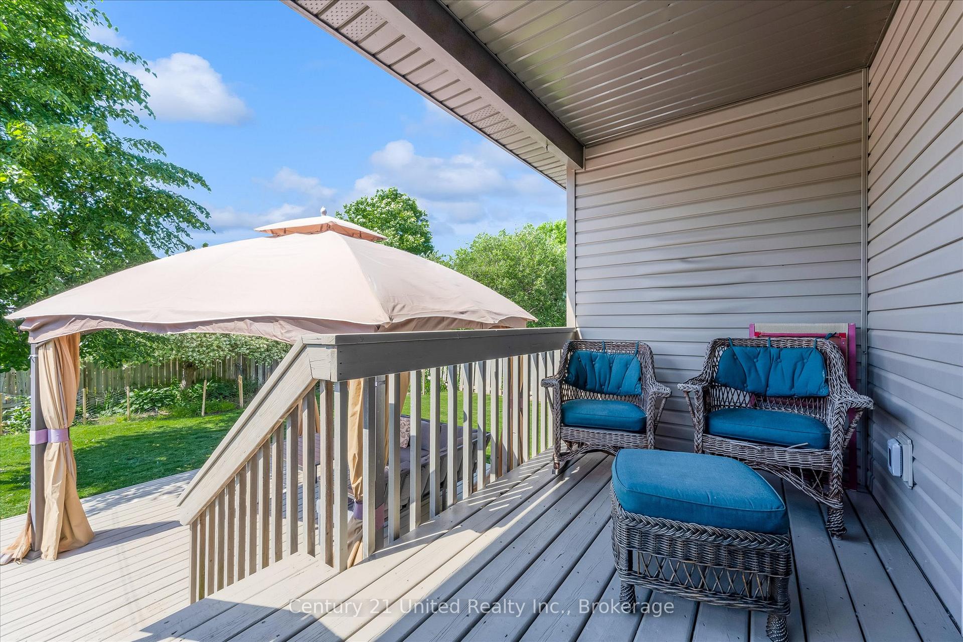 Photo 15 of 120 Donegal Drive, Brantford, West Brant — HOMEH