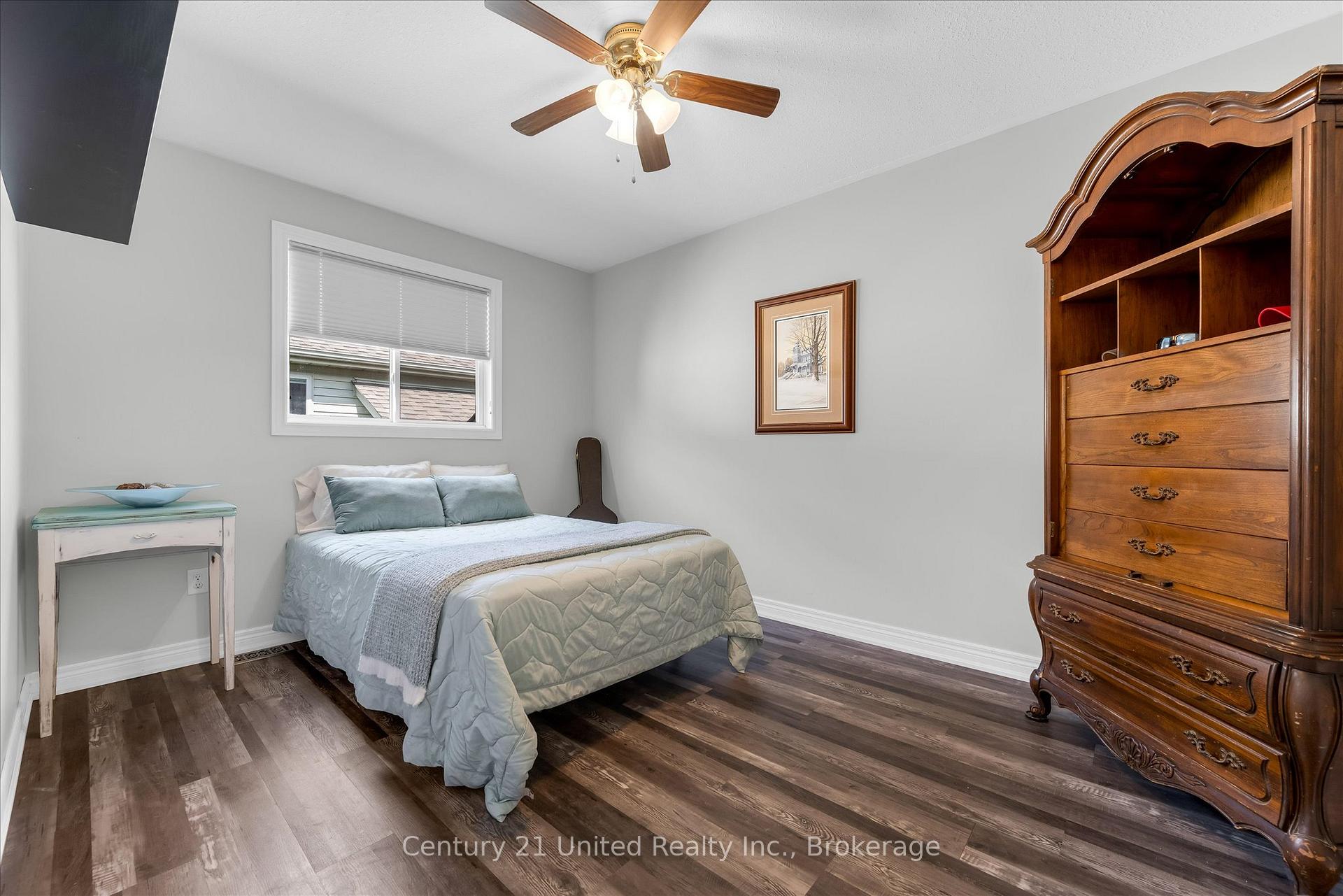 Photo 21 of 120 Donegal Drive, Brantford, West Brant — HOMEH