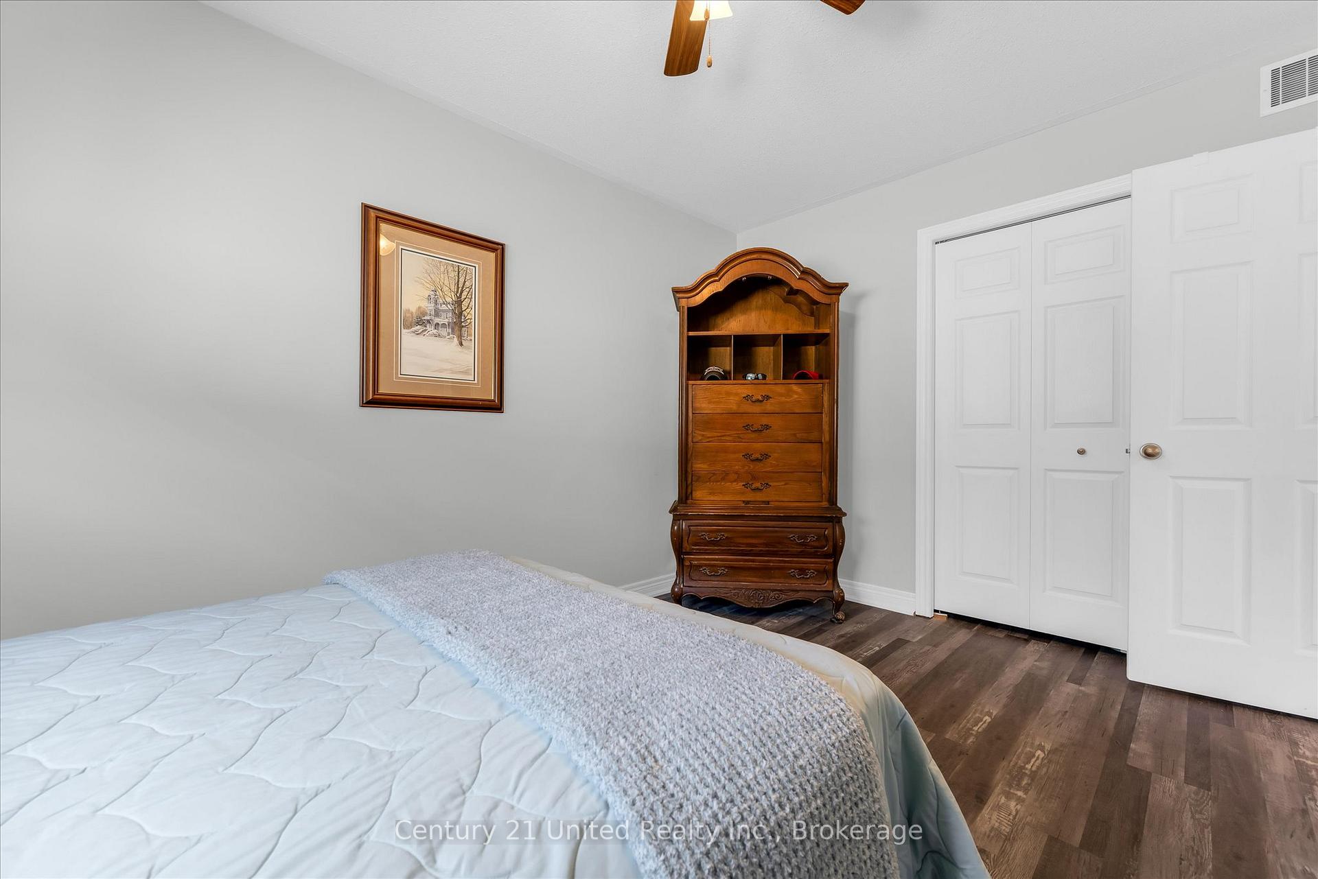 Photo 22 of 120 Donegal Drive, Brantford, West Brant — HOMEH