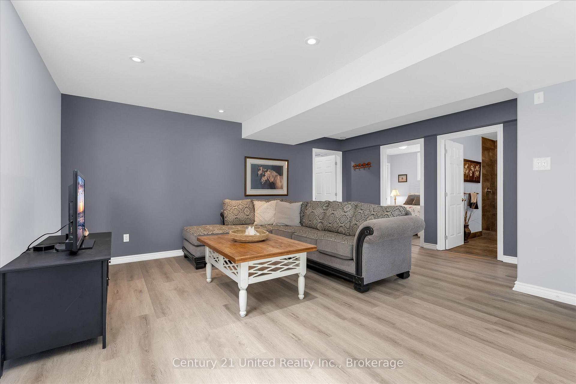 Photo 26 of 120 Donegal Drive, Brantford, West Brant — HOMEH