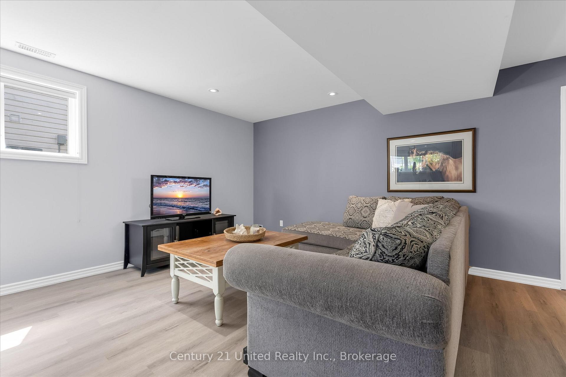 Photo 27 of 120 Donegal Drive, Brantford, West Brant — HOMEH