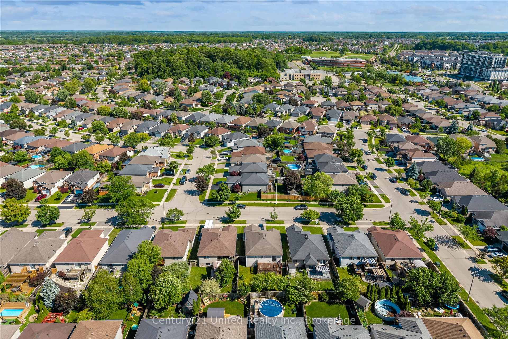 Photo 42 of 120 Donegal Drive, Brantford, West Brant — HOMEH