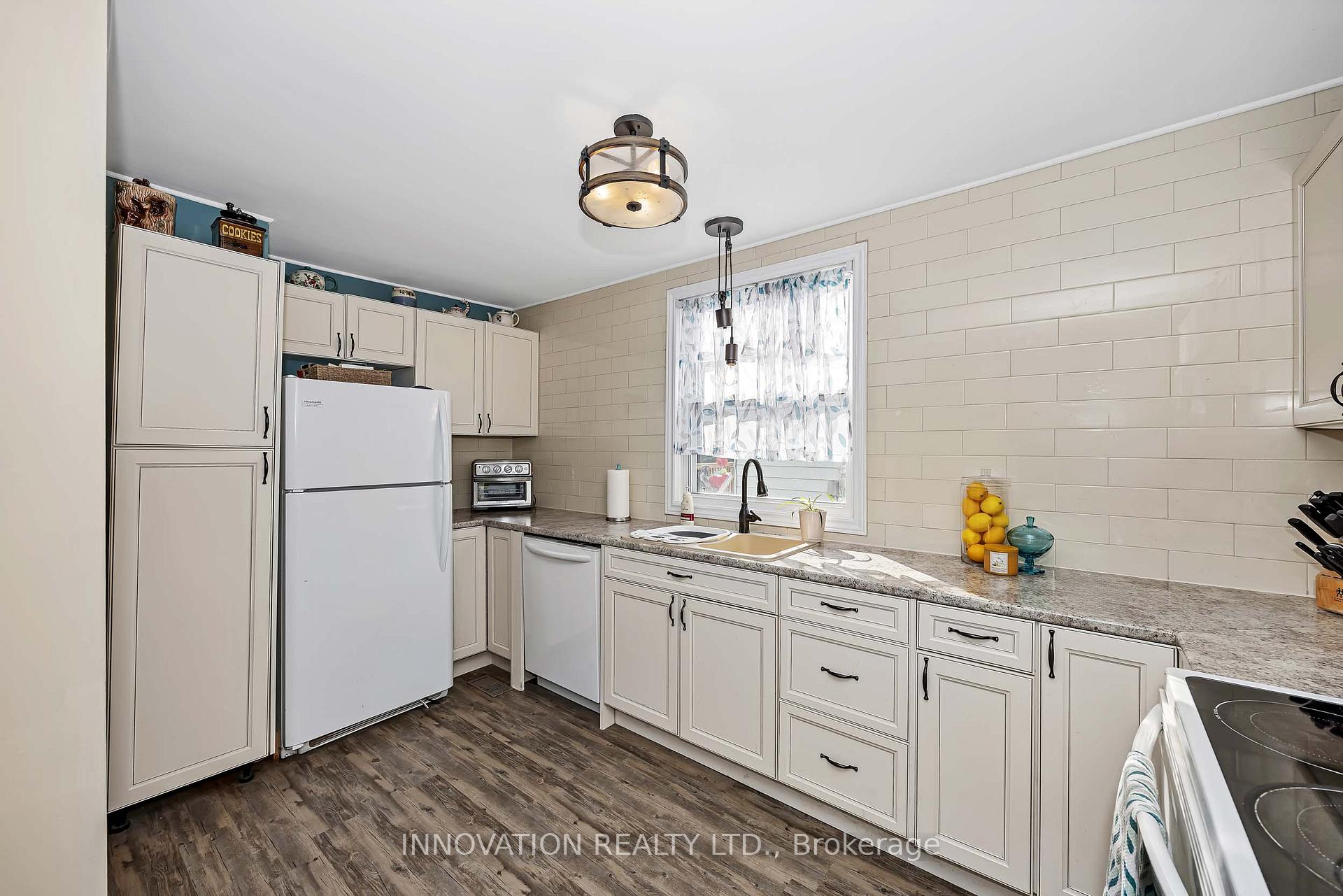 Photo 10 of 144 Francis Street, Renfrew, Renfrew — HOMEH