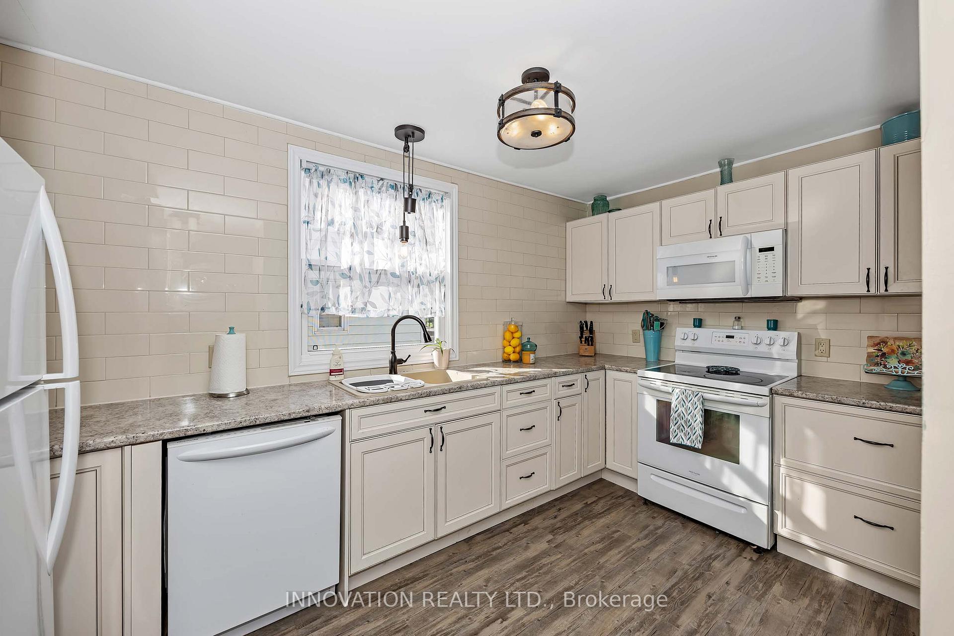 Photo 11 of 144 Francis Street, Renfrew, Renfrew — HOMEH