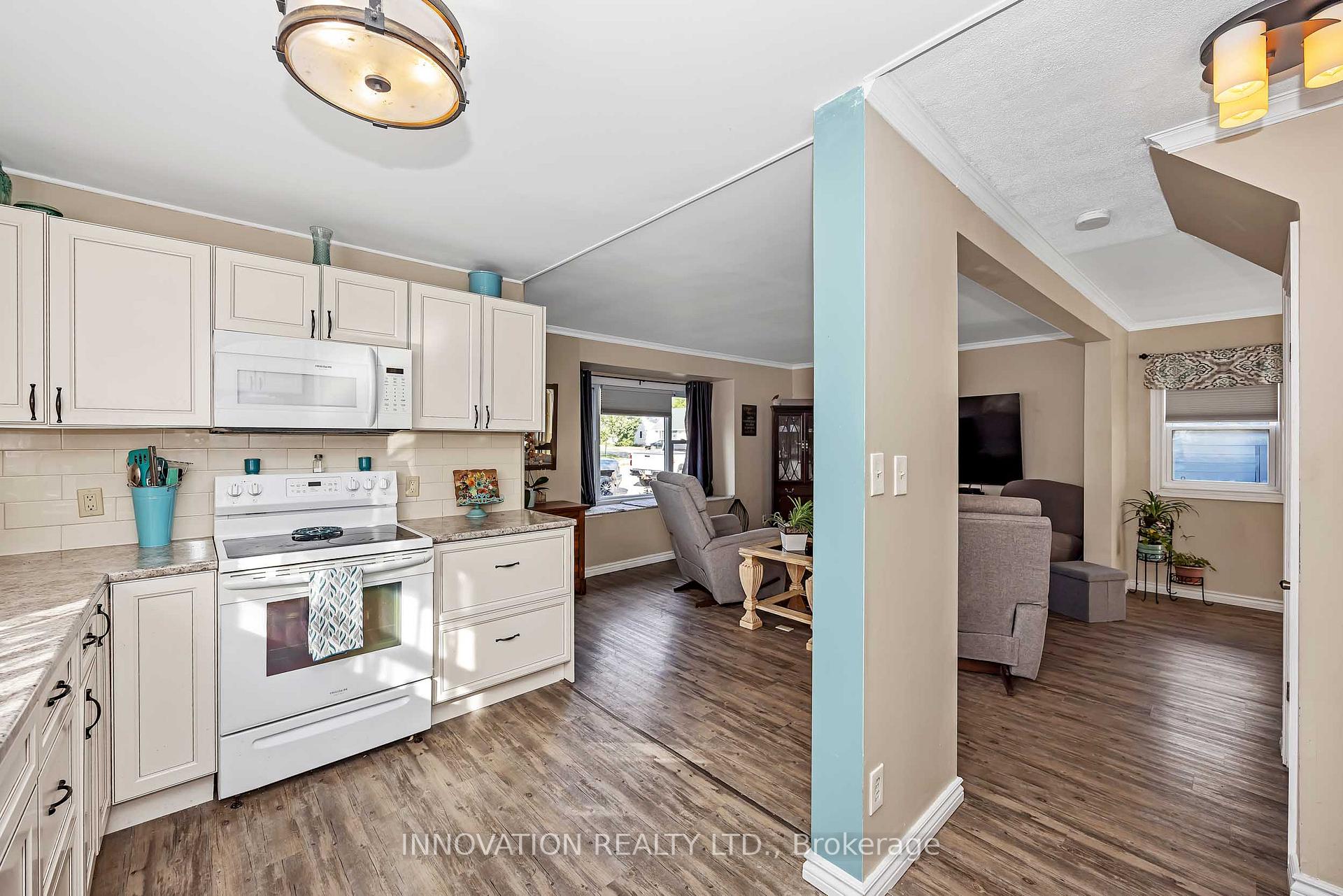 Photo 12 of 144 Francis Street, Renfrew, Renfrew — HOMEH