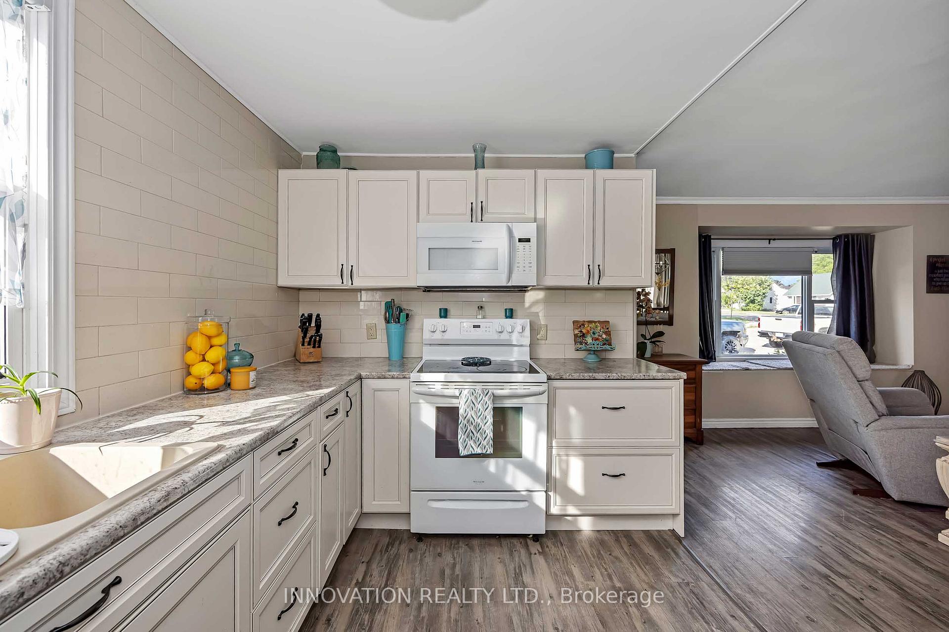 Photo 13 of 144 Francis Street, Renfrew, Renfrew — HOMEH