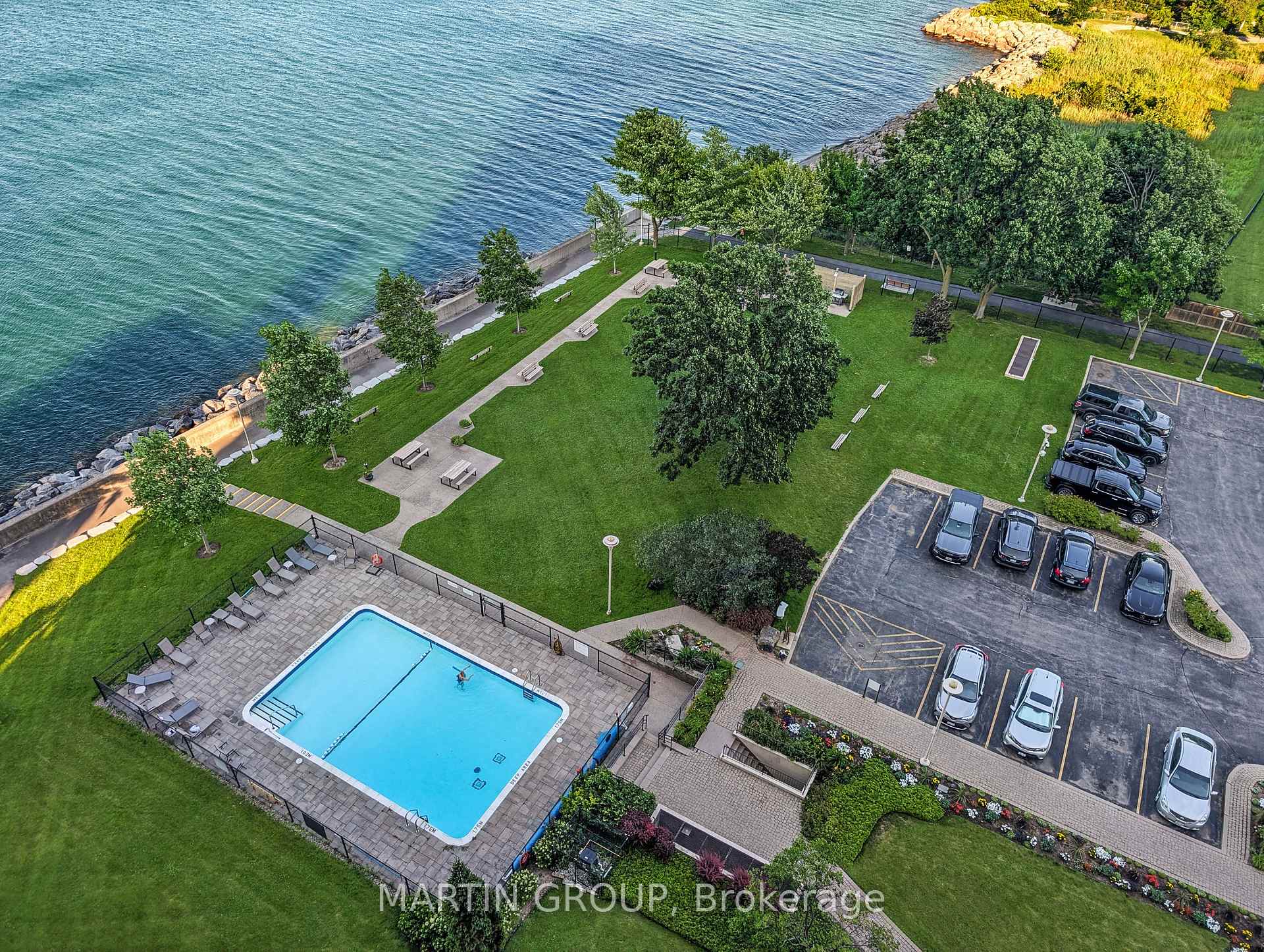 Photo 3 of Unit 1406, 500 Green Road, Hamilton, Lakeshore — HOMEH