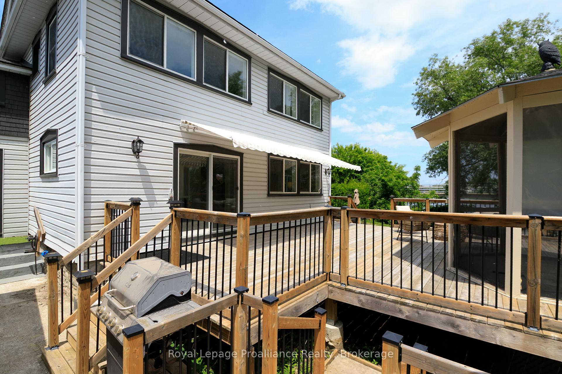 Photo 32 of 83 Moira Street E, Belleville, Belleville Ward — HOMEH