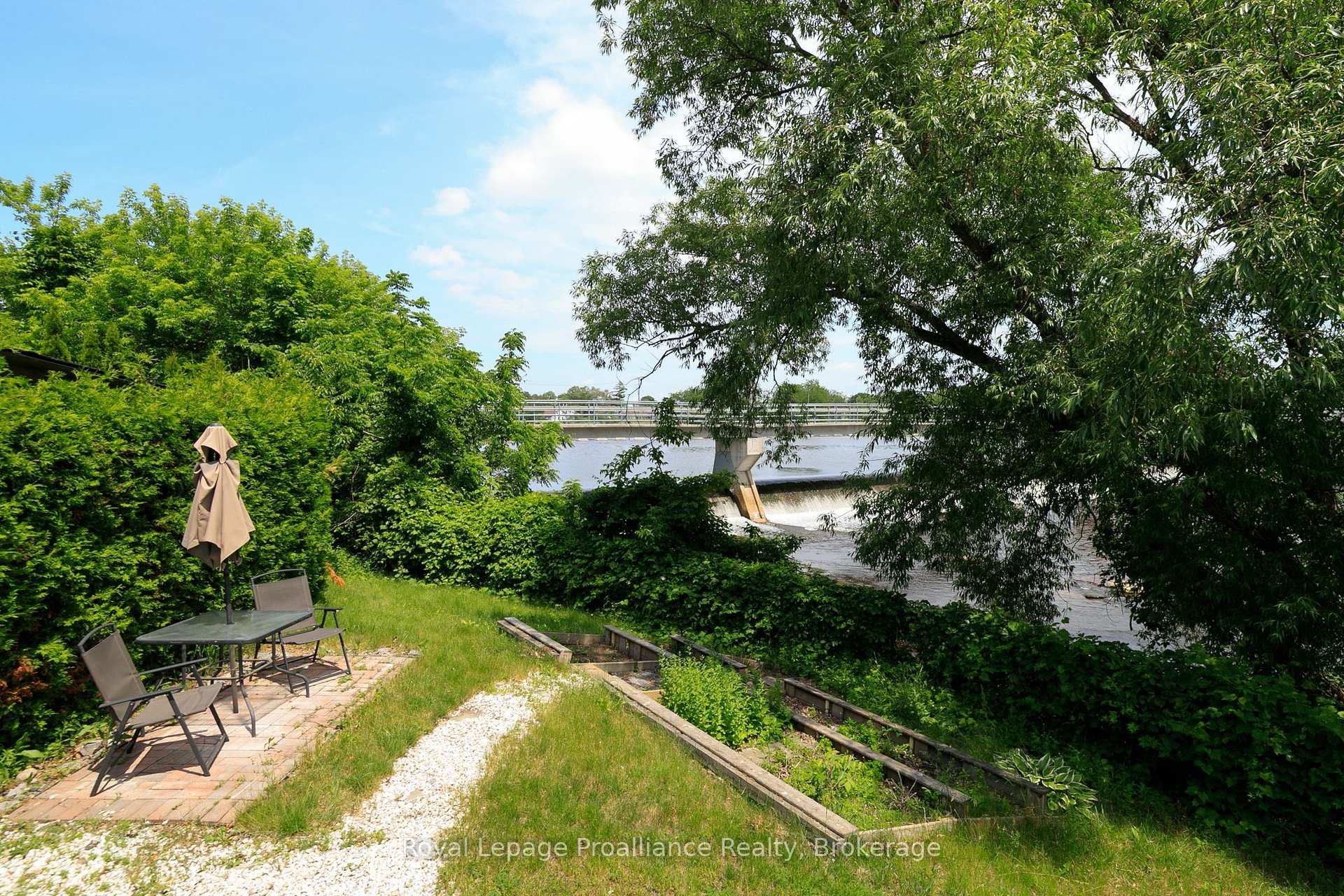 Photo 34 of 83 Moira Street E, Belleville, Belleville Ward — HOMEH
