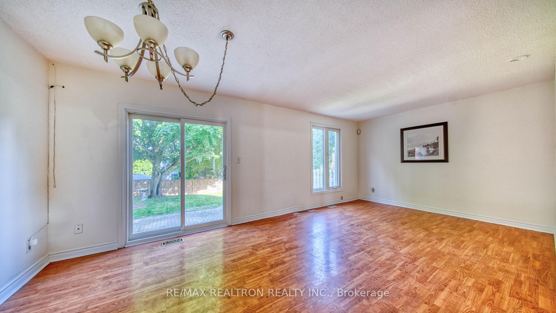 Photo 12 of 15 Glendan Court, Cambridge, Greenway-Chaplin — HOMEH