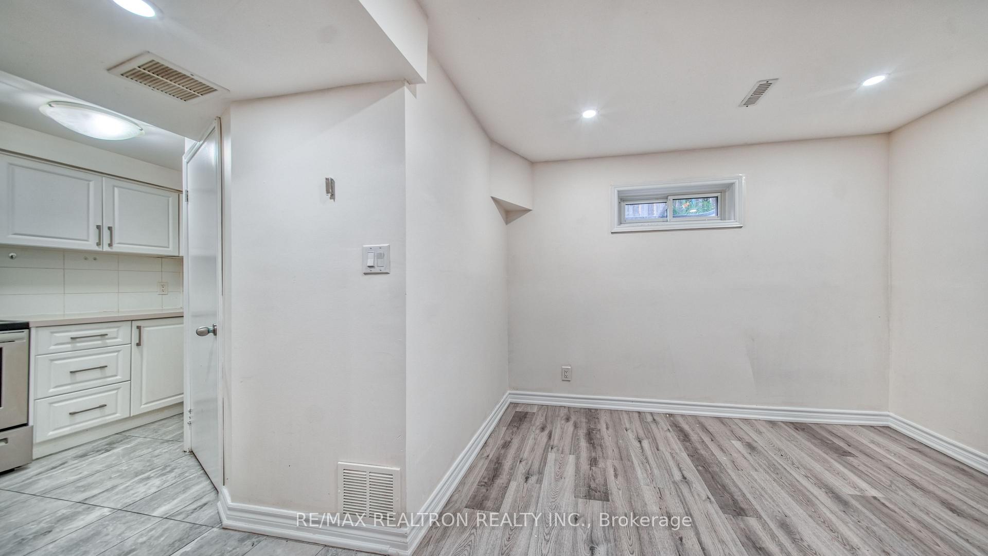 Photo 33 of 15 Glendan Court, Cambridge, Greenway-Chaplin — HOMEH