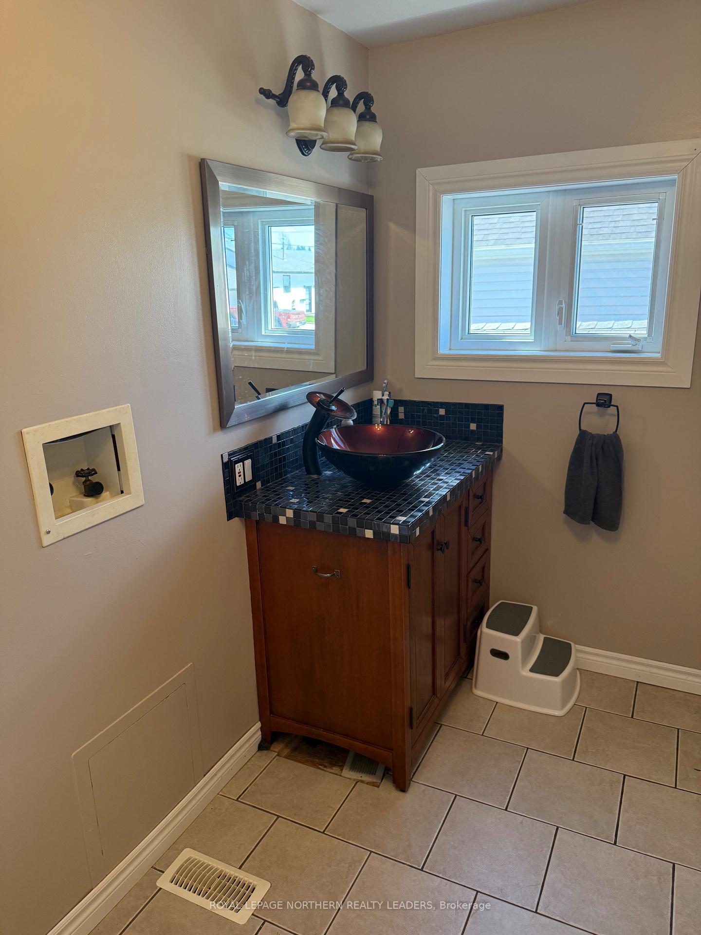 Photo 22 of 671 Park Avenue, Timmins, MTJ - Main Area — HOMEH