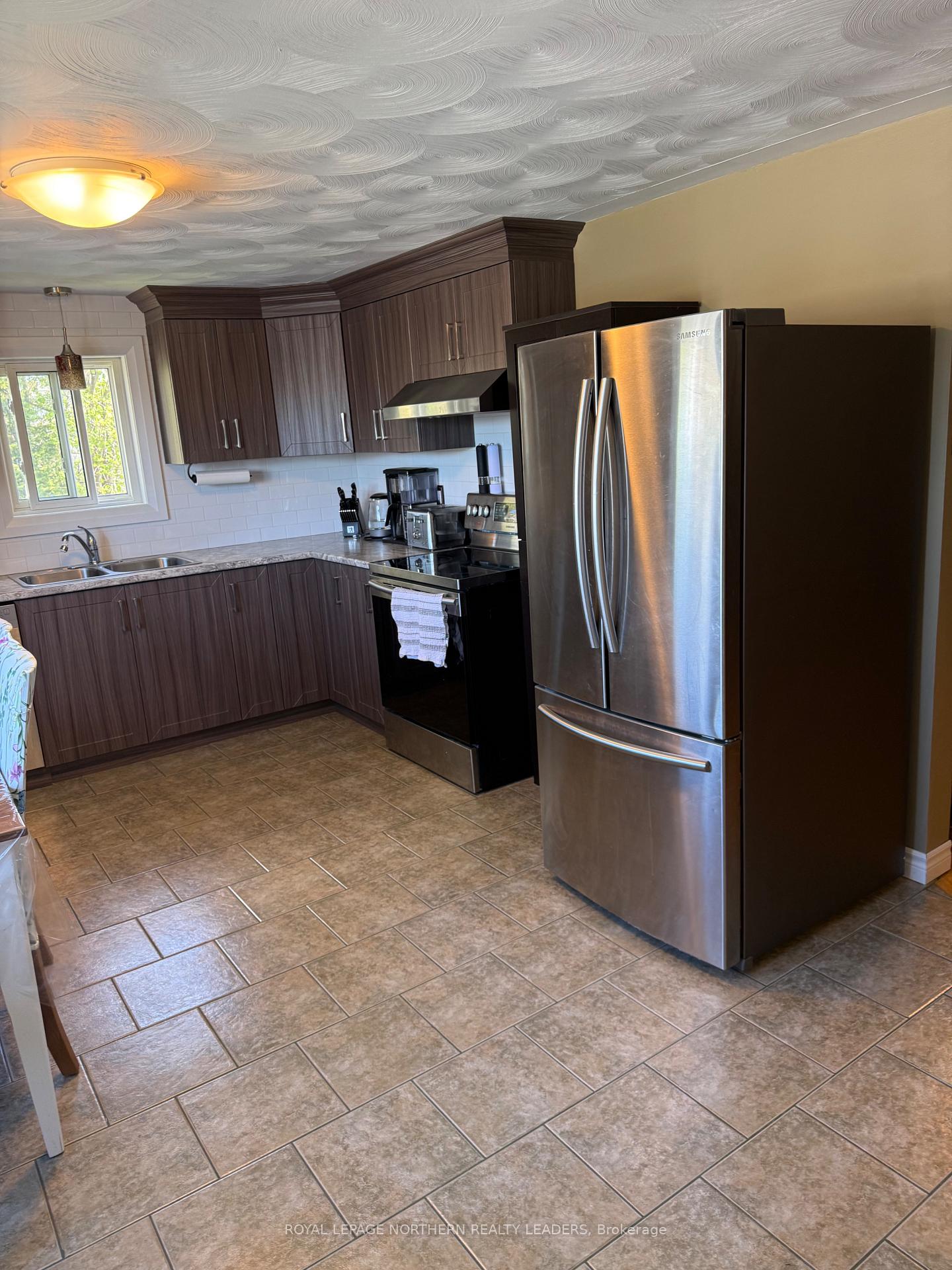 Photo 4 of 671 Park Avenue, Timmins, MTJ - Main Area — HOMEH