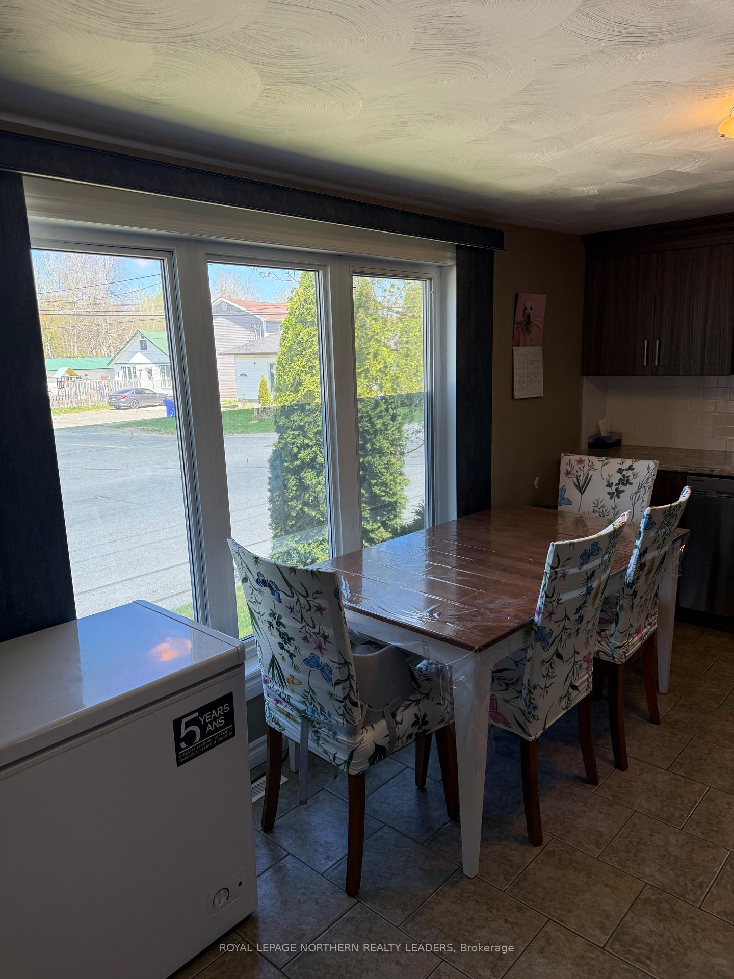 Photo 7 of 671 Park Avenue, Timmins, MTJ - Main Area — HOMEH