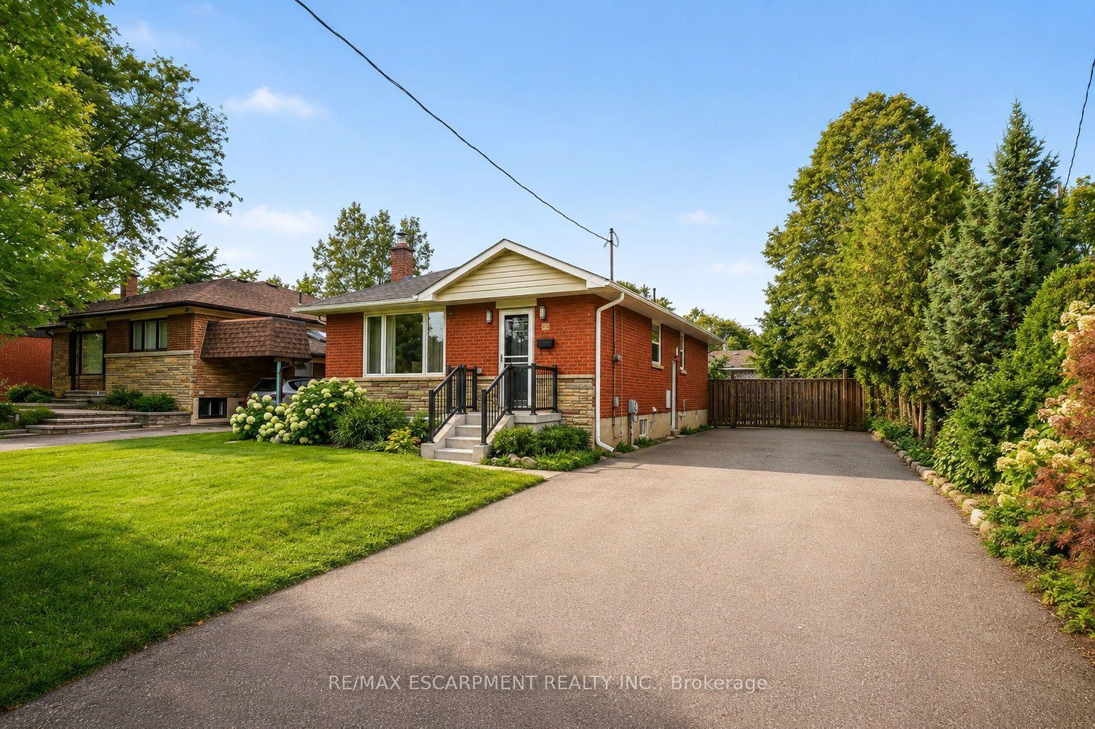Photo 2 of 715 Drury Lane, Burlington, Brant — HOMEH