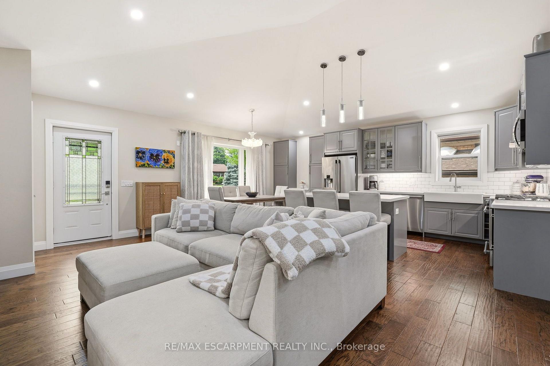 Photo 5 of 715 Drury Lane, Burlington, Brant — HOMEH
