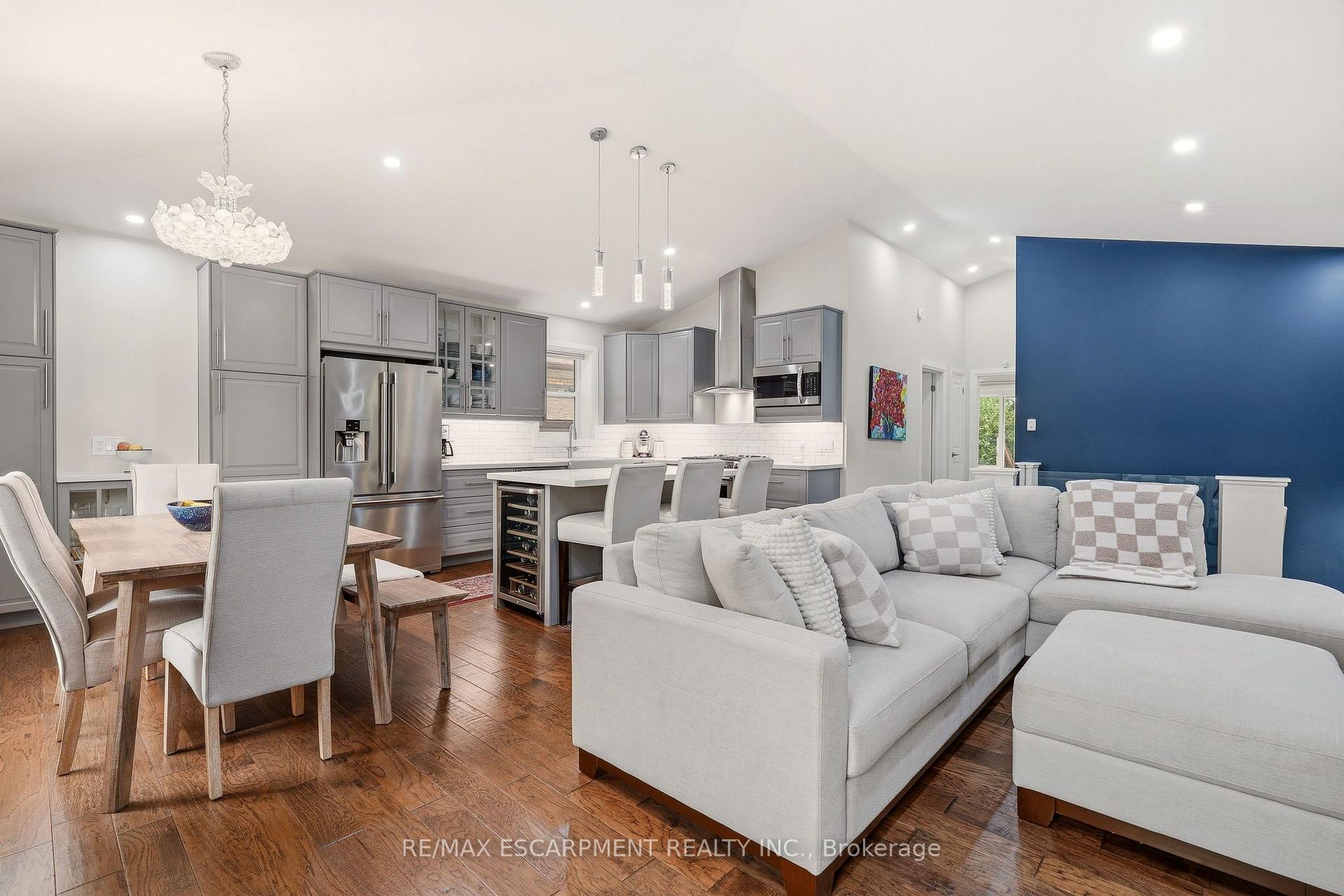 Photo 9 of 715 Drury Lane, Burlington, Brant — HOMEH