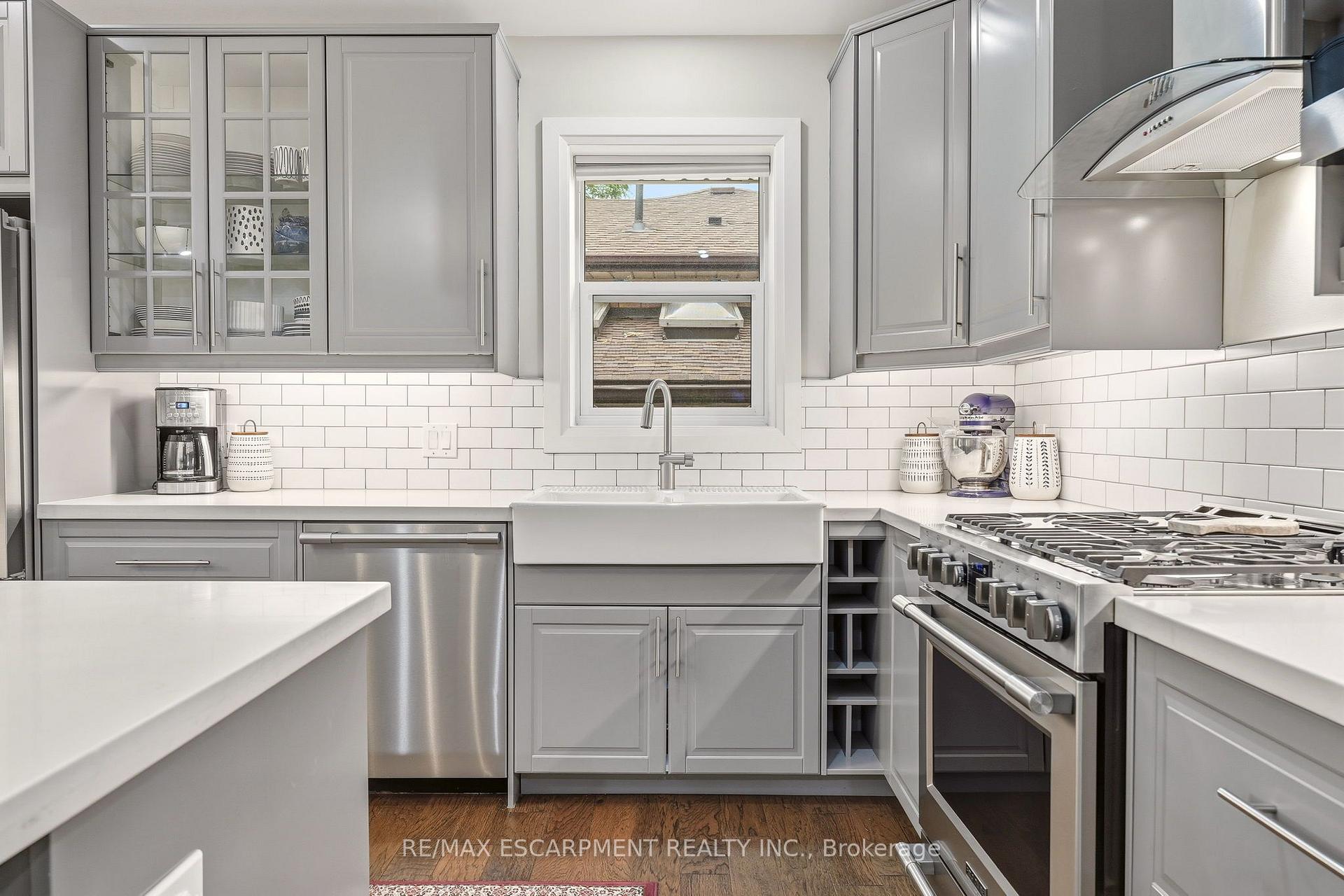 Photo 13 of 715 Drury Lane, Burlington, Brant — HOMEH