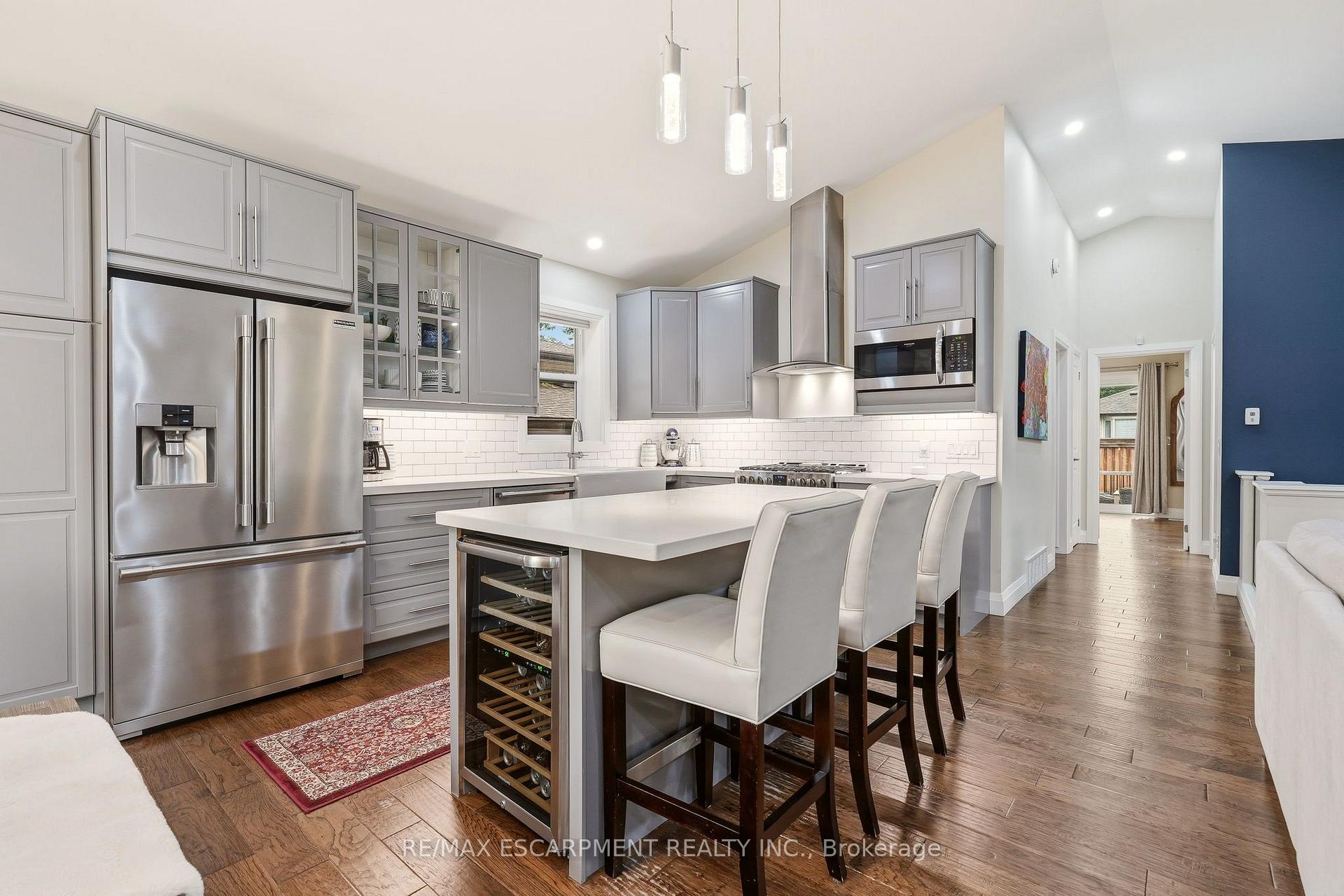 Photo 14 of 715 Drury Lane, Burlington, Brant — HOMEH