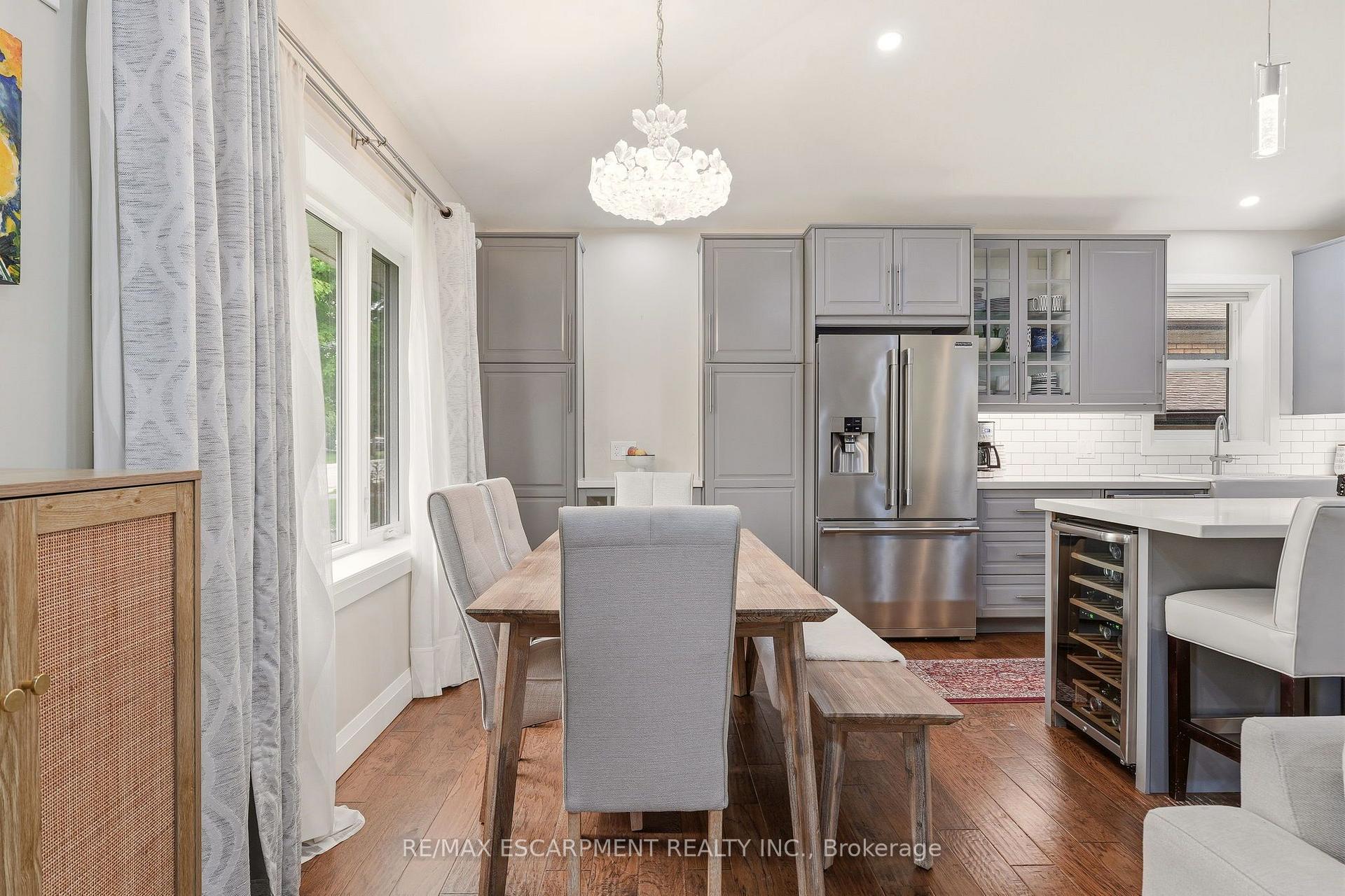 Photo 20 of 715 Drury Lane, Burlington, Brant — HOMEH