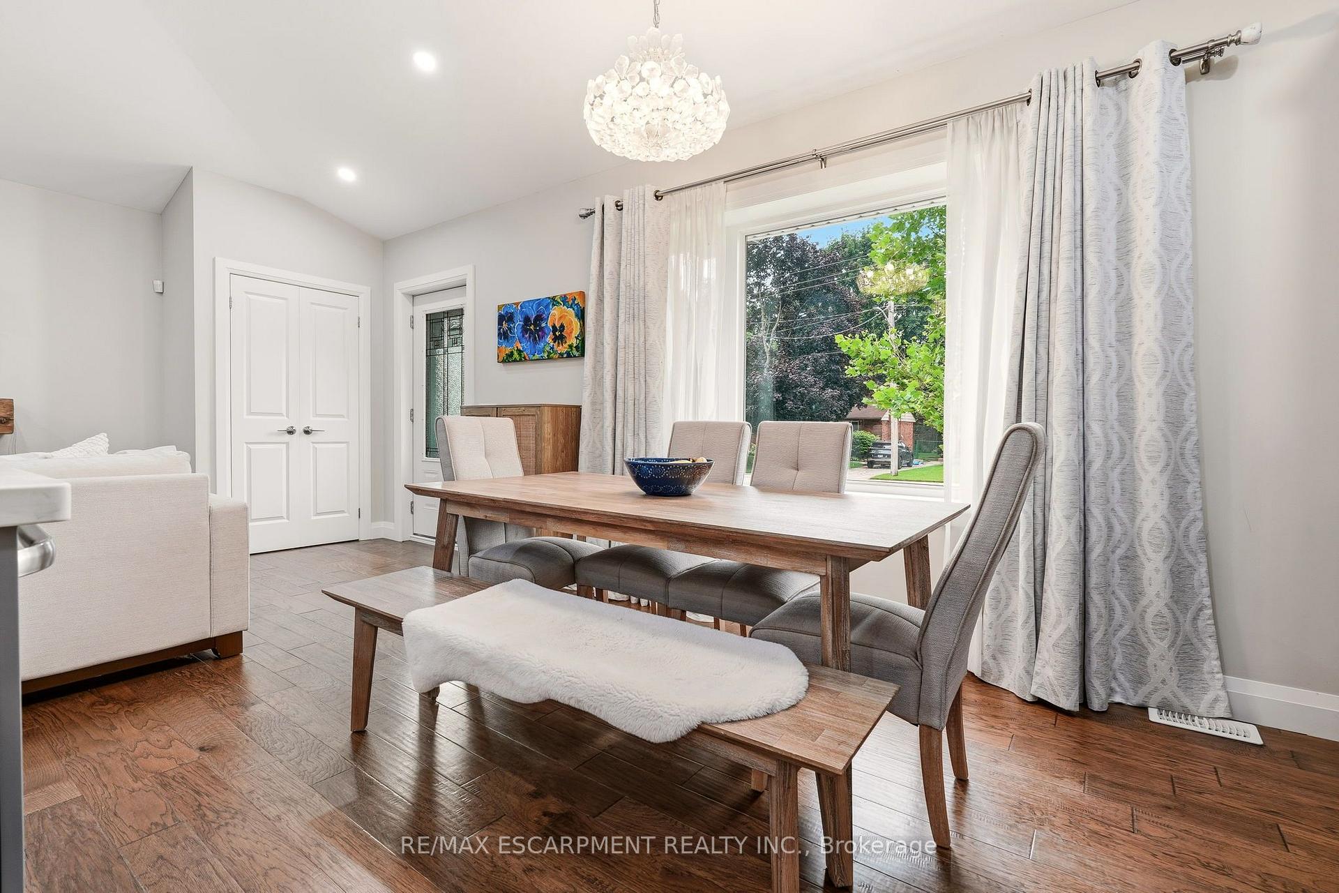 Photo 21 of 715 Drury Lane, Burlington, Brant — HOMEH