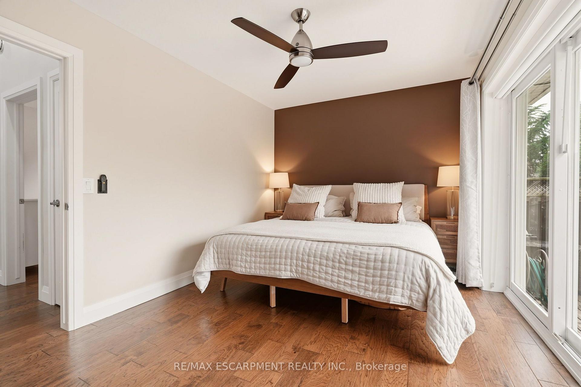 Photo 23 of 715 Drury Lane, Burlington, Brant — HOMEH