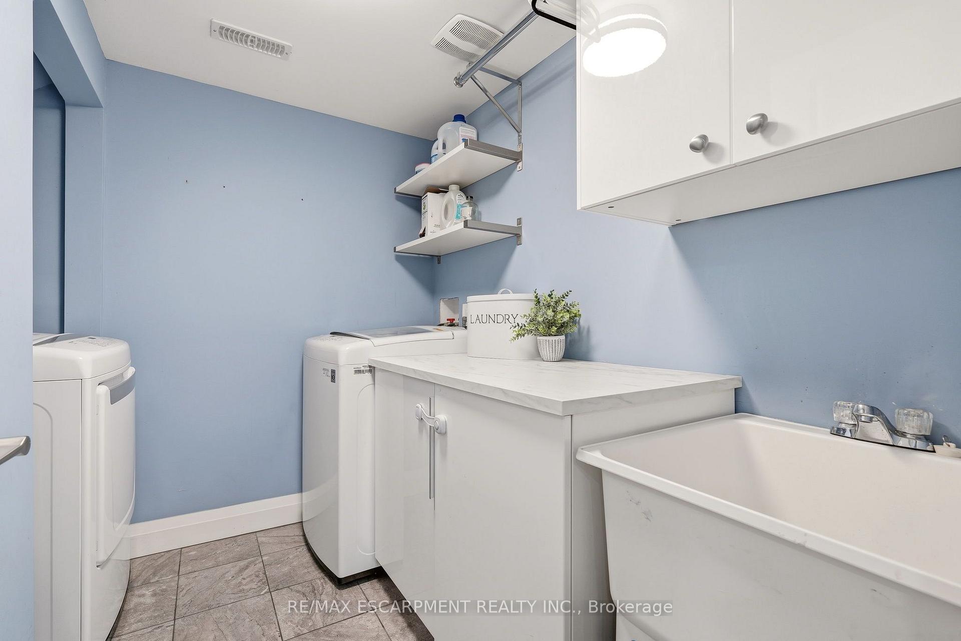 Photo 38 of 715 Drury Lane, Burlington, Brant — HOMEH