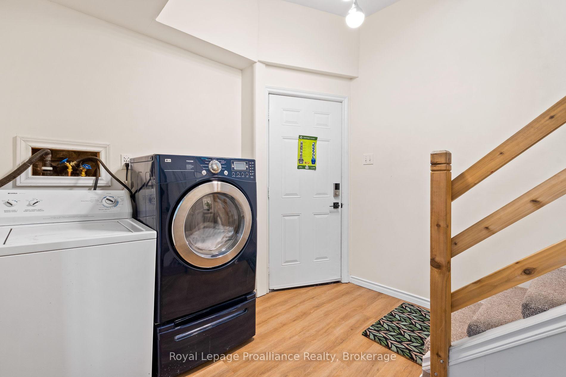 Photo 4 of Unit Upper, 5654 Desson Avenue, Niagara Falls, Clifton Hill — HOMEH
