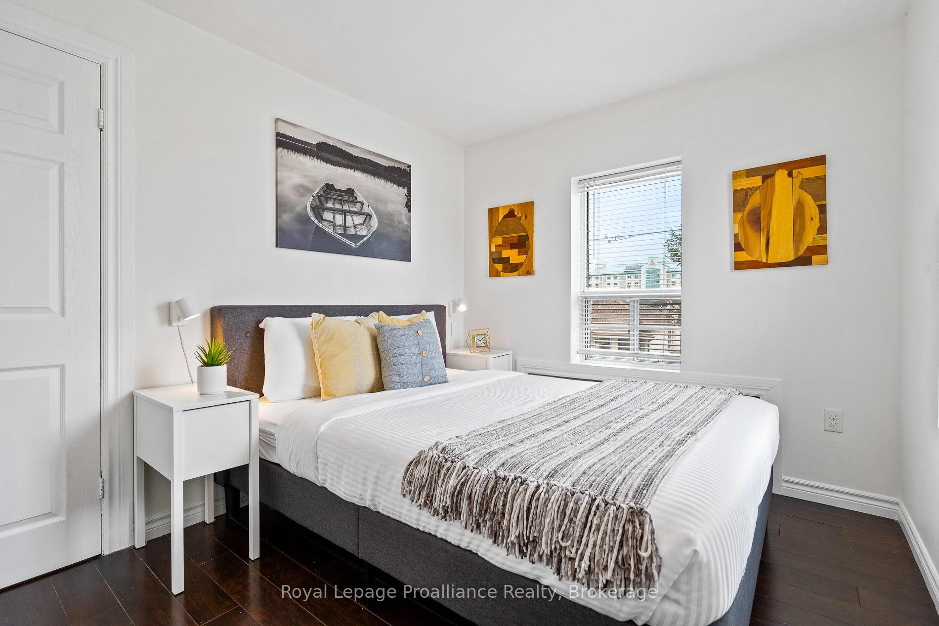 Photo 8 of Unit Upper, 5654 Desson Avenue, Niagara Falls, Clifton Hill — HOMEH
