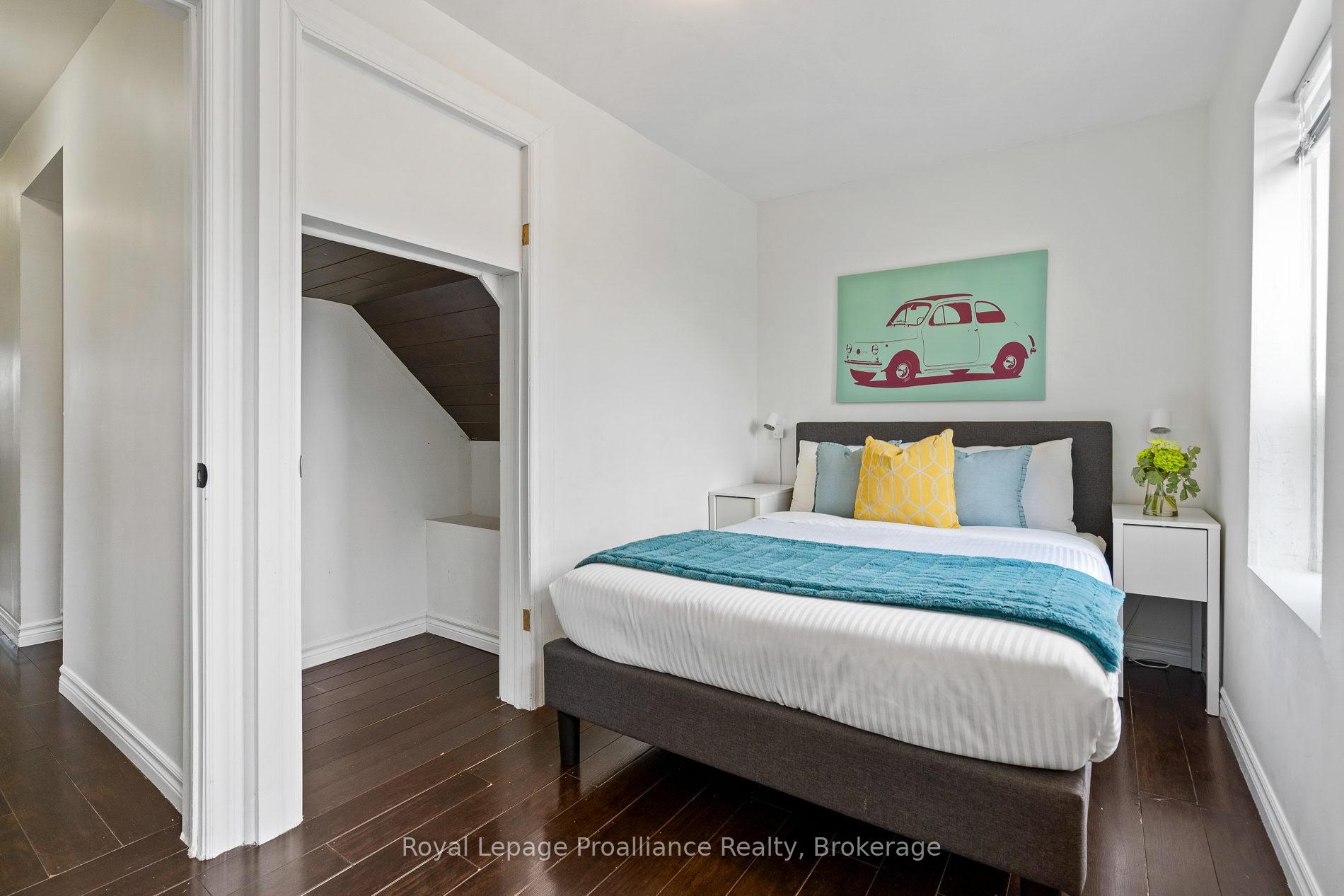 Photo 10 of Unit Upper, 5654 Desson Avenue, Niagara Falls, Clifton Hill — HOMEH