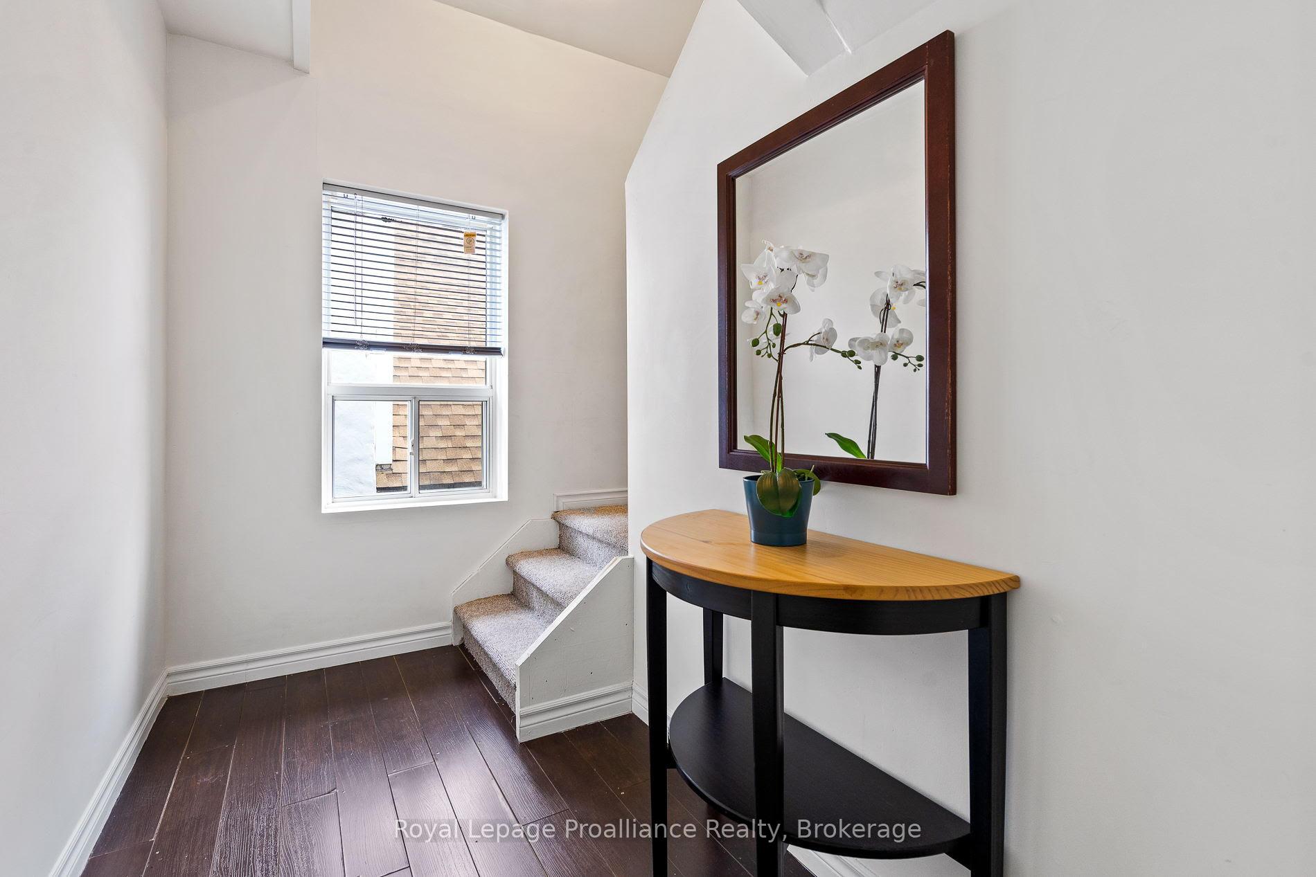 Photo 11 of Unit Upper, 5654 Desson Avenue, Niagara Falls, Clifton Hill — HOMEH