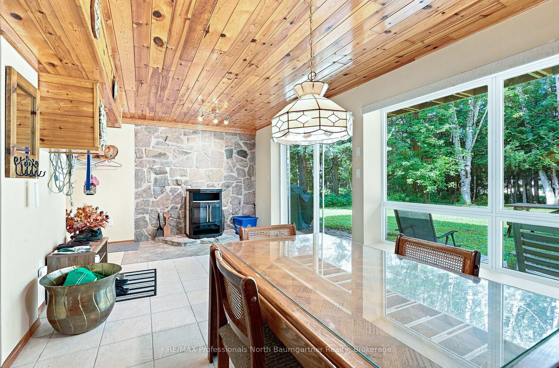 Photo 6 of 1125 Providence Drive, Algonquin Highlands, Stanhope — HOMEH