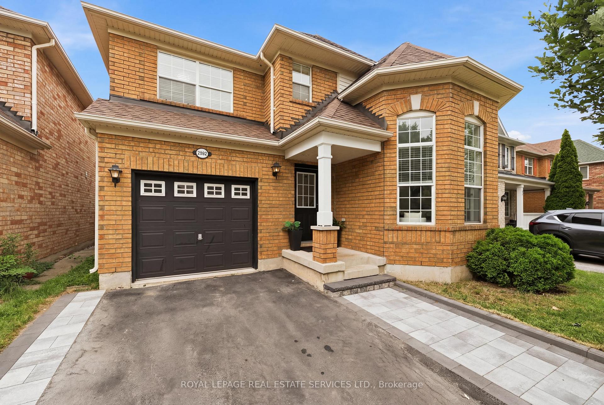 Photo 2 of 2382 Falkland Crescent, Oakville, West Oak Trails — HOMEH