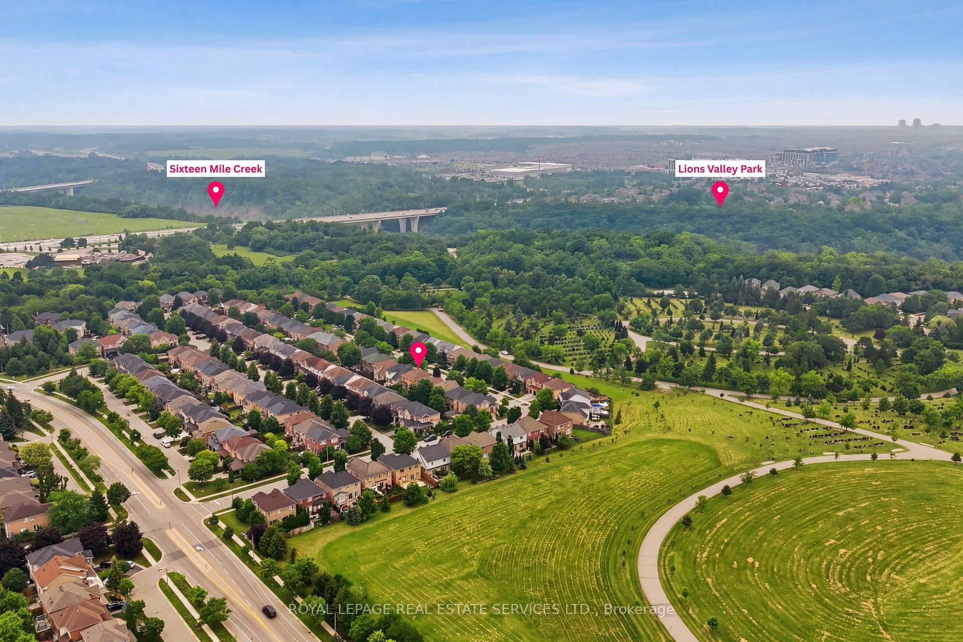 Photo 4 of 2382 Falkland Crescent, Oakville, West Oak Trails — HOMEH