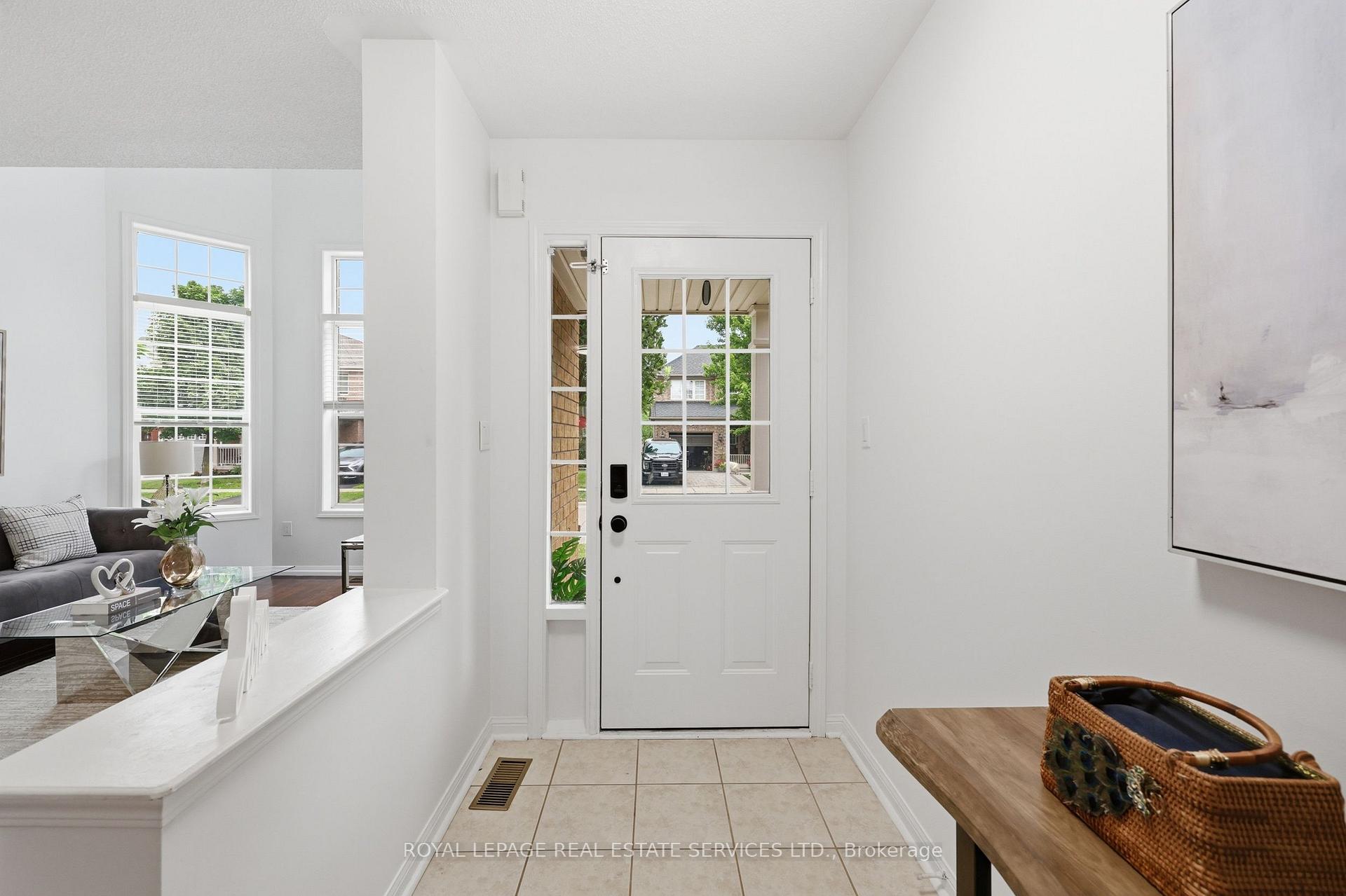 Photo 49 of 2382 Falkland Crescent, Oakville, West Oak Trails — HOMEH