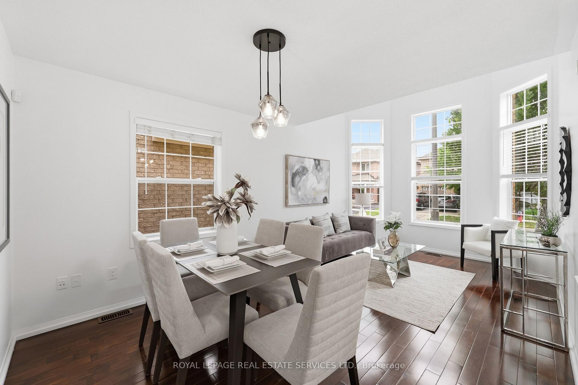 Photo 7 of 2382 Falkland Crescent, Oakville, West Oak Trails — HOMEH
