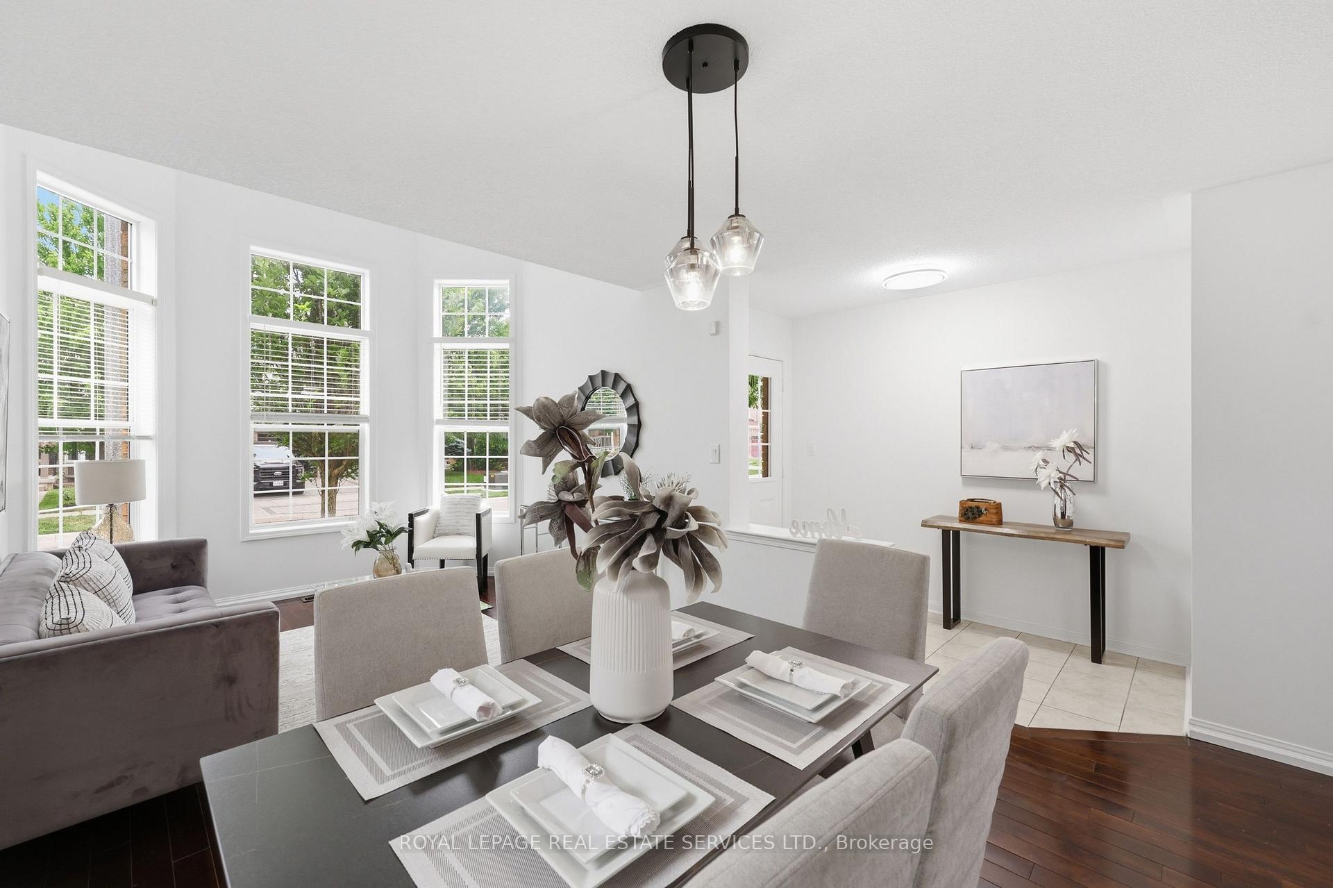 Photo 9 of 2382 Falkland Crescent, Oakville, West Oak Trails — HOMEH