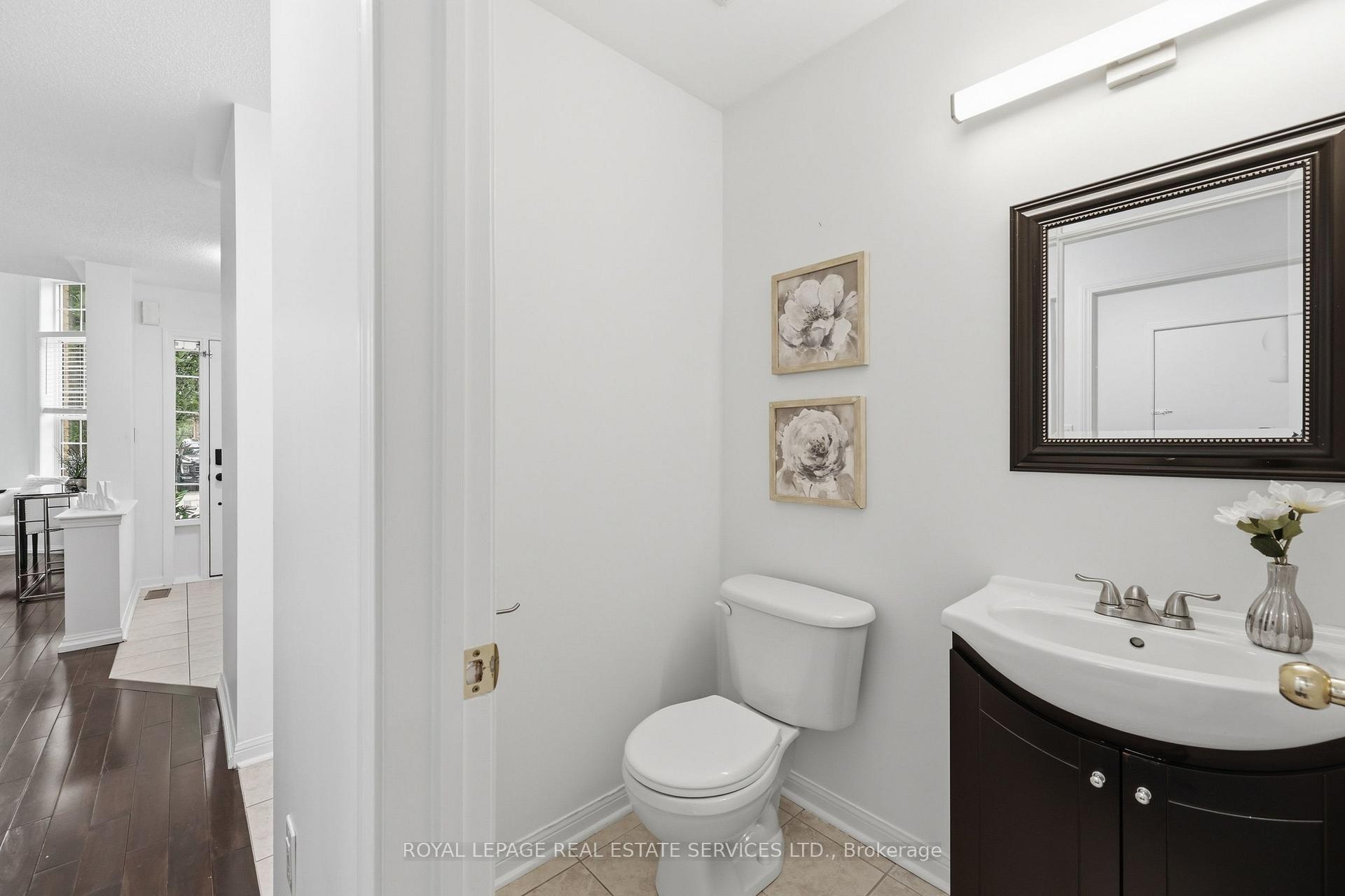 Photo 14 of 2382 Falkland Crescent, Oakville, West Oak Trails — HOMEH