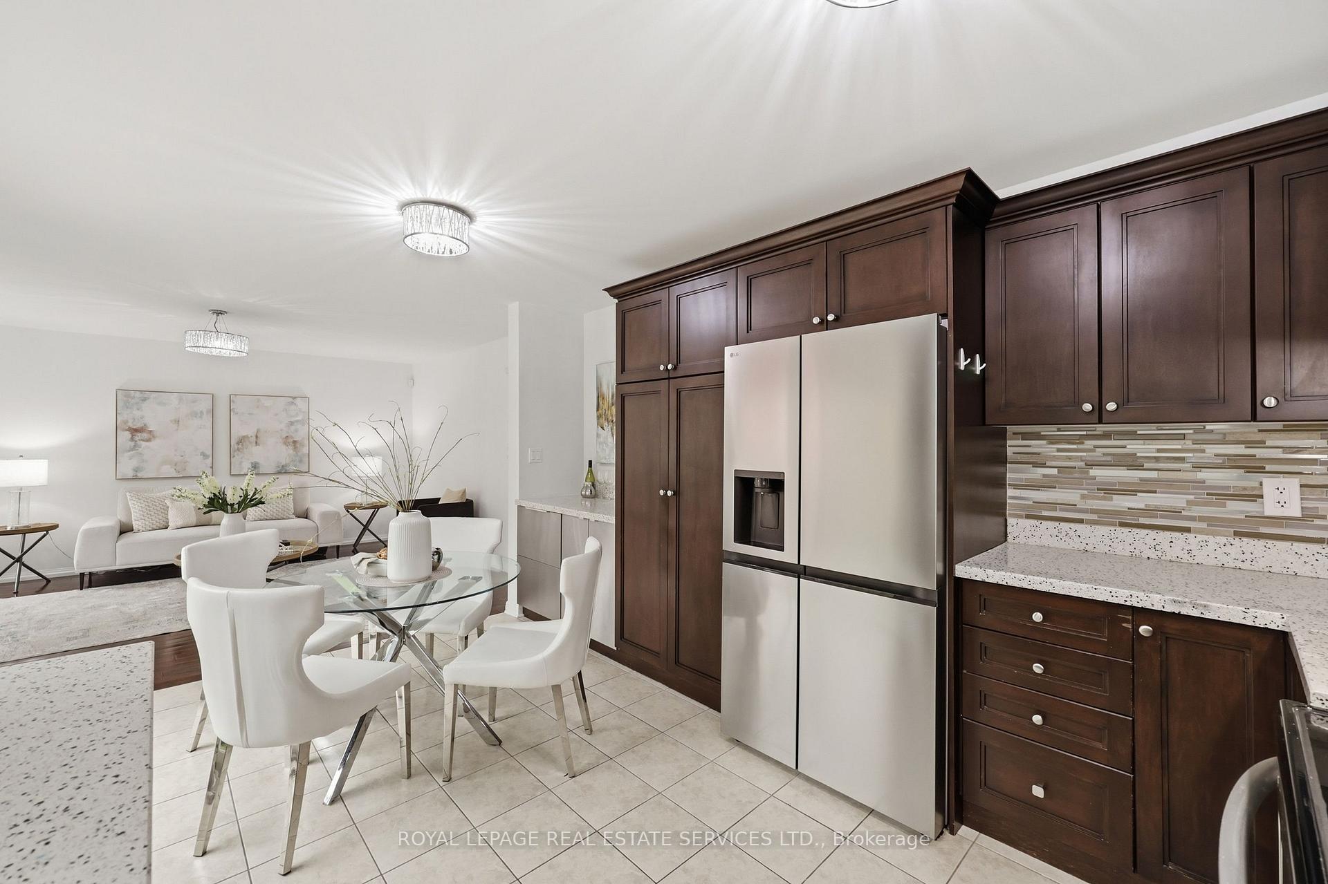 Photo 21 of 2382 Falkland Crescent, Oakville, West Oak Trails — HOMEH