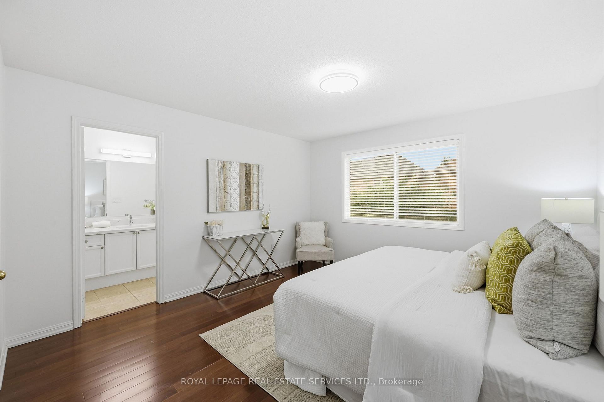 Photo 22 of 2382 Falkland Crescent, Oakville, West Oak Trails — HOMEH