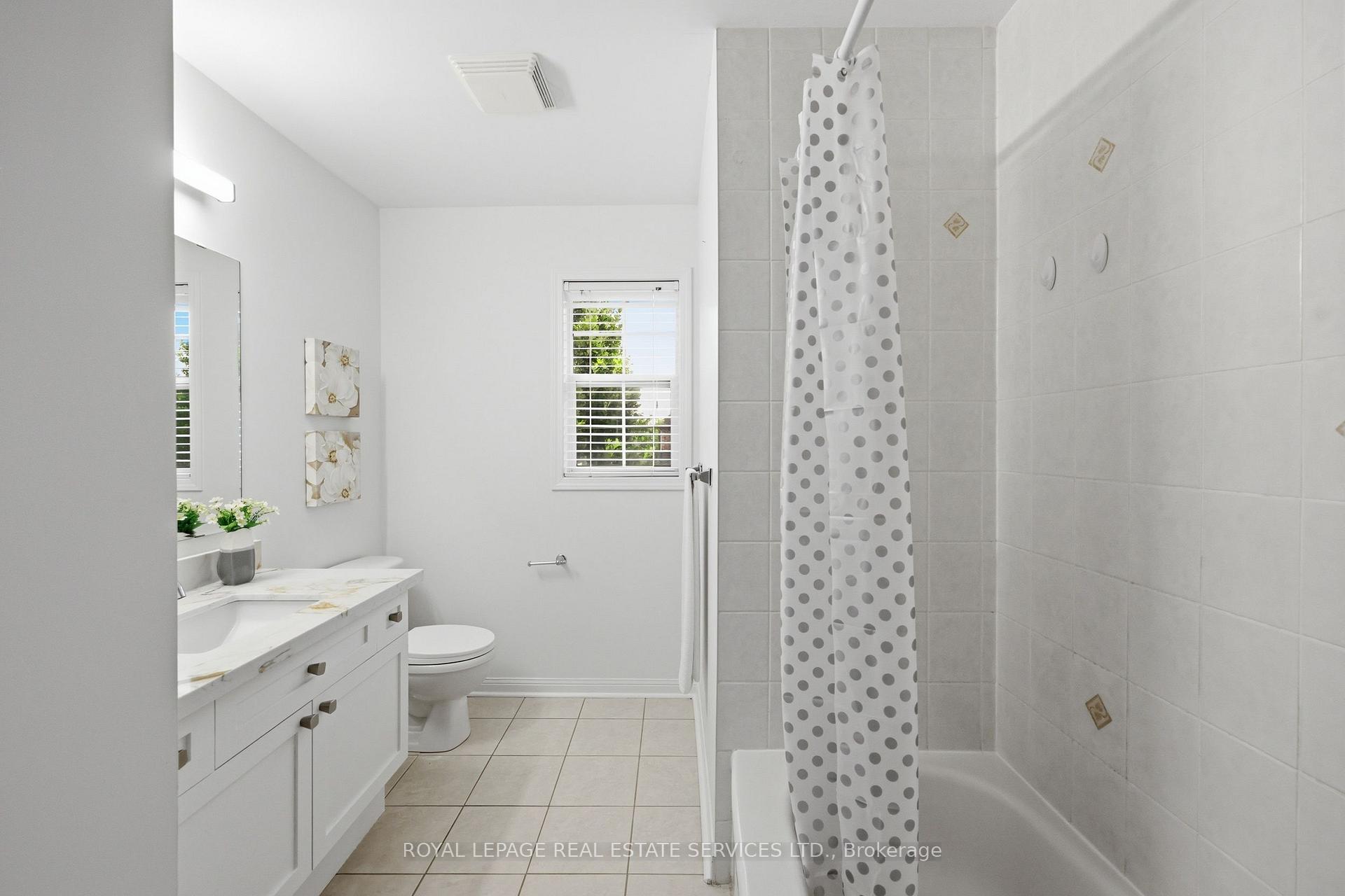 Photo 31 of 2382 Falkland Crescent, Oakville, West Oak Trails — HOMEH