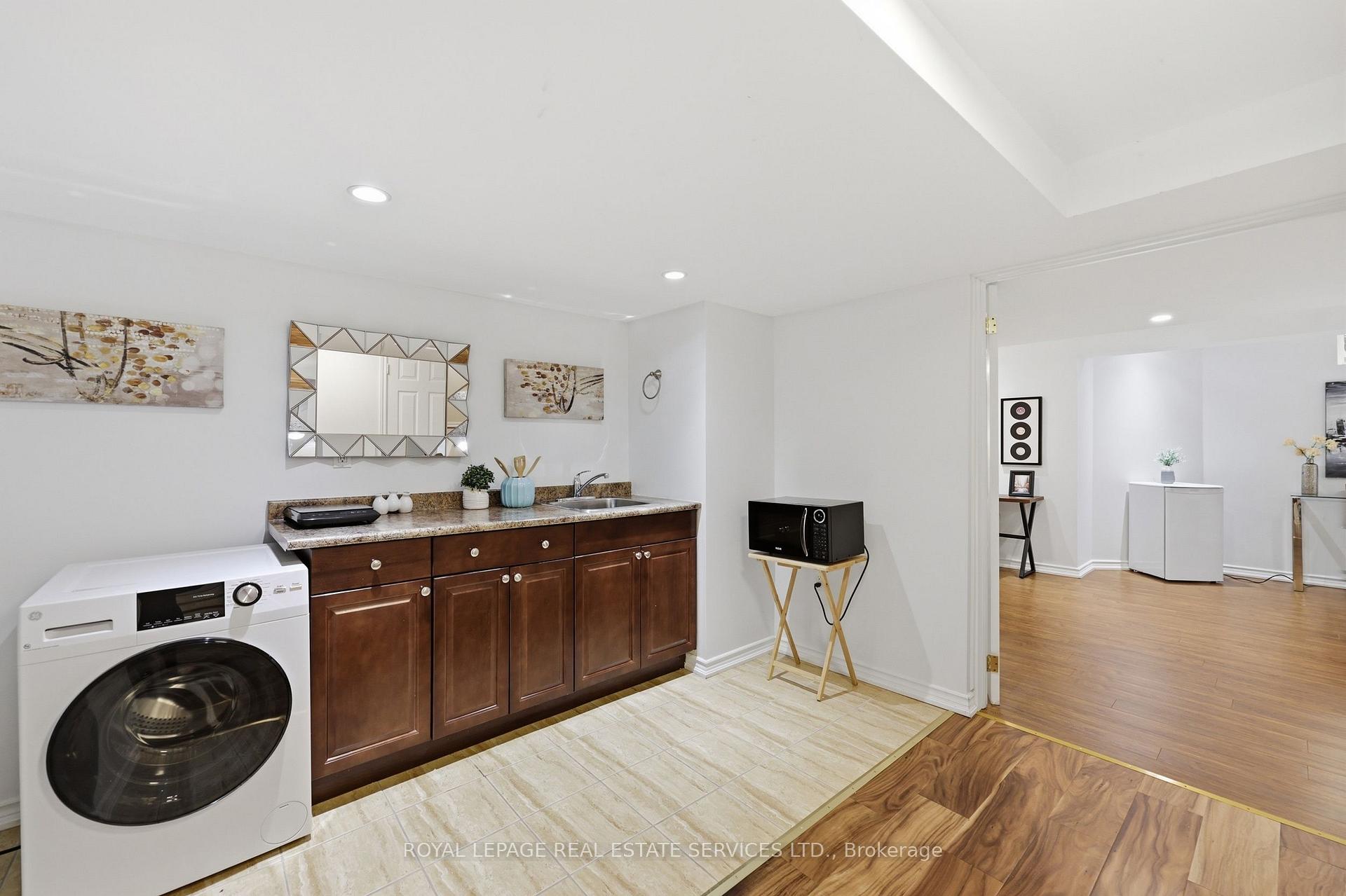 Photo 33 of 2382 Falkland Crescent, Oakville, West Oak Trails — HOMEH