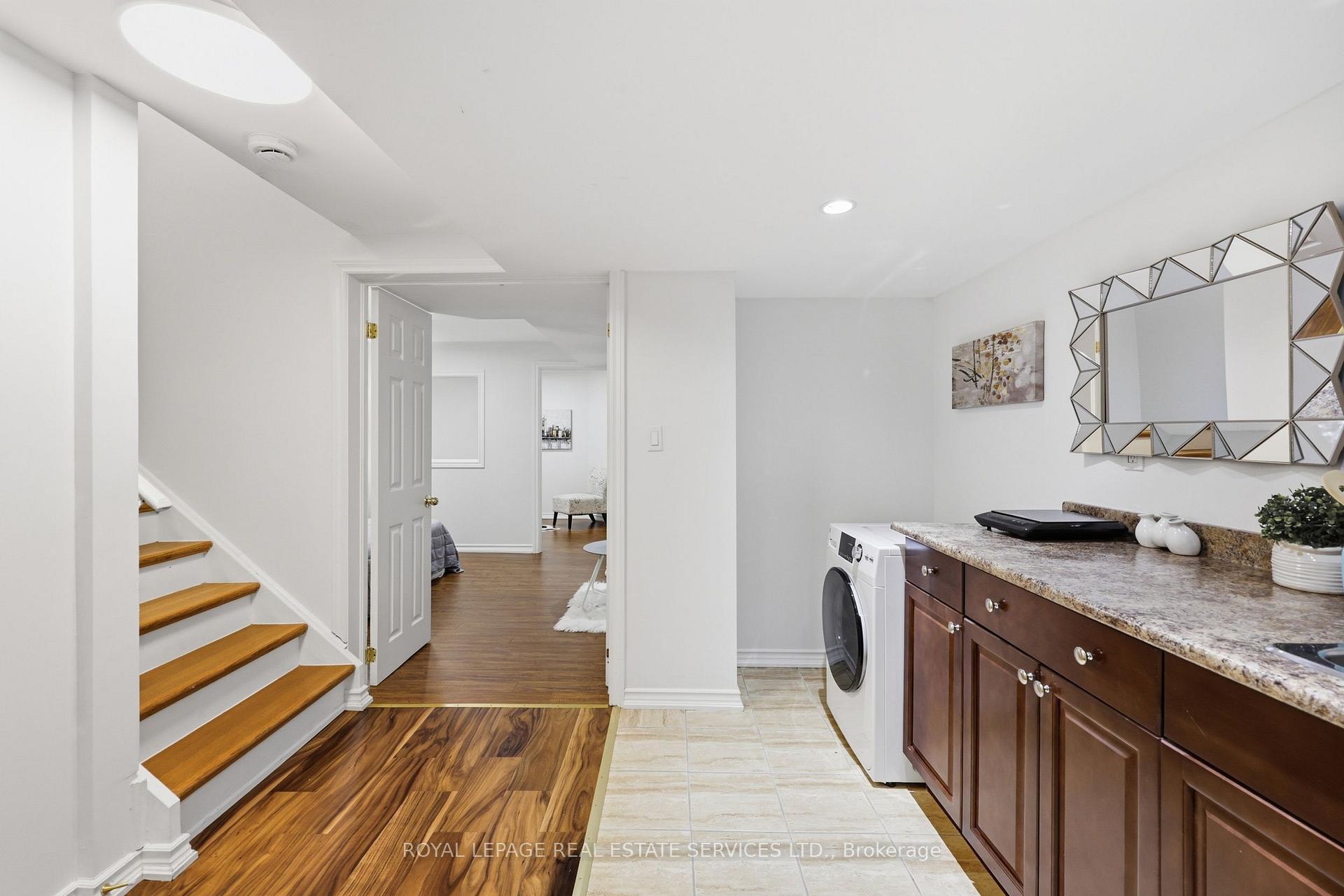 Photo 34 of 2382 Falkland Crescent, Oakville, West Oak Trails — HOMEH