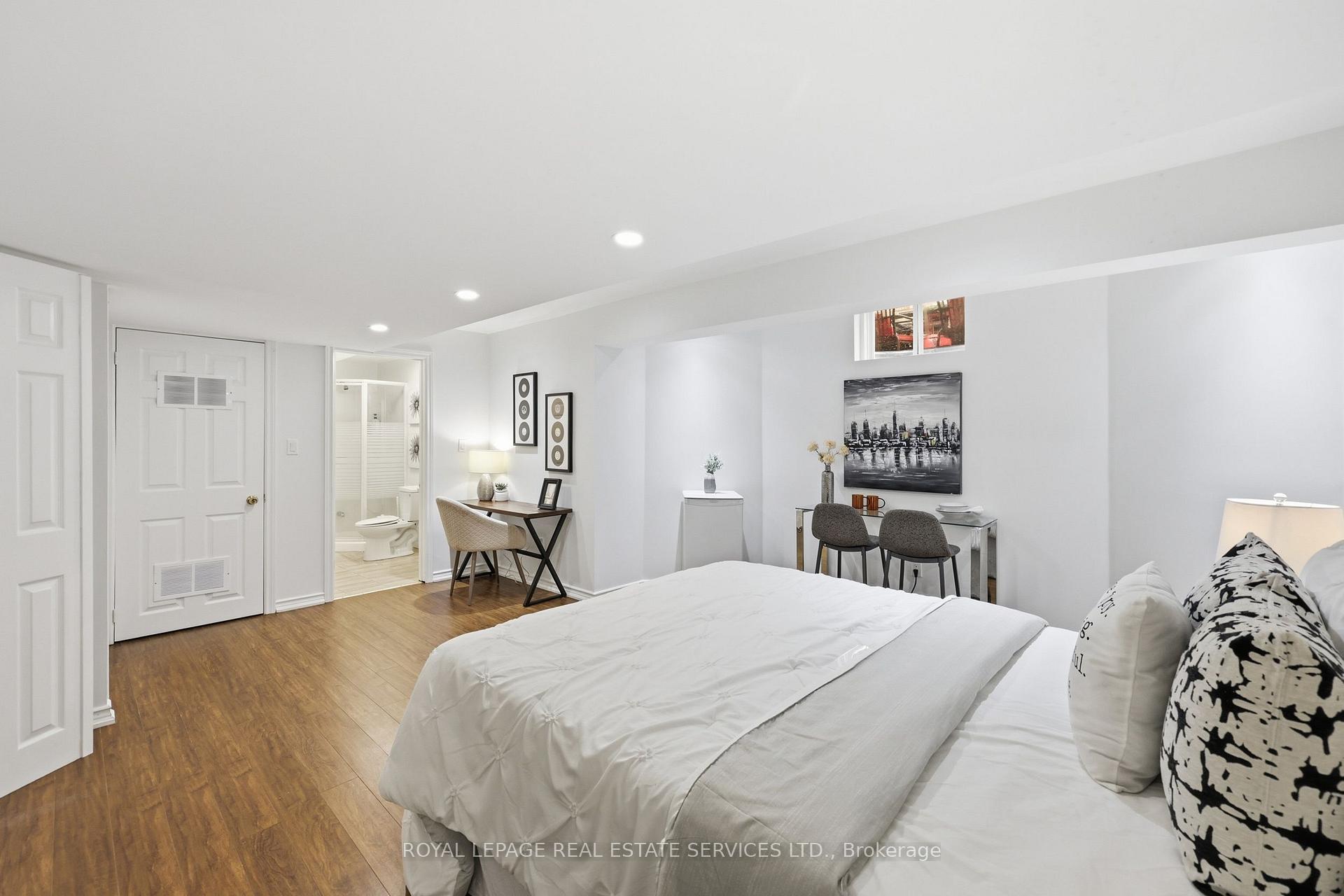 Photo 36 of 2382 Falkland Crescent, Oakville, West Oak Trails — HOMEH