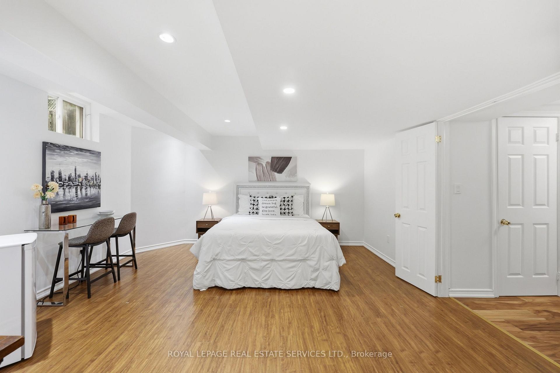 Photo 38 of 2382 Falkland Crescent, Oakville, West Oak Trails — HOMEH
