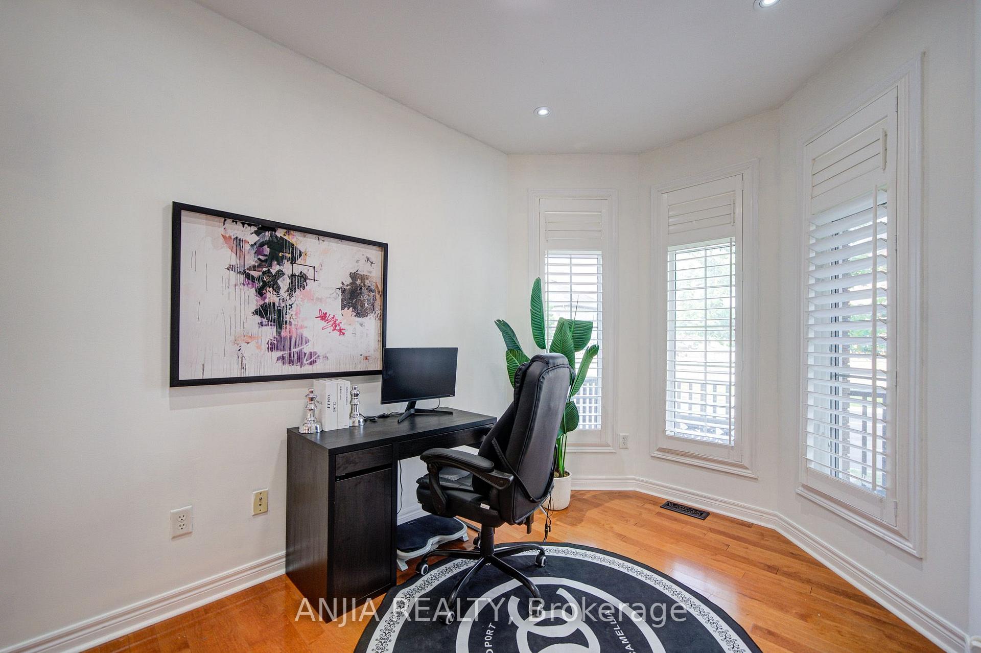 Photo 3 of 349 Williamson Road, Markham, Greensborough — HOMEH