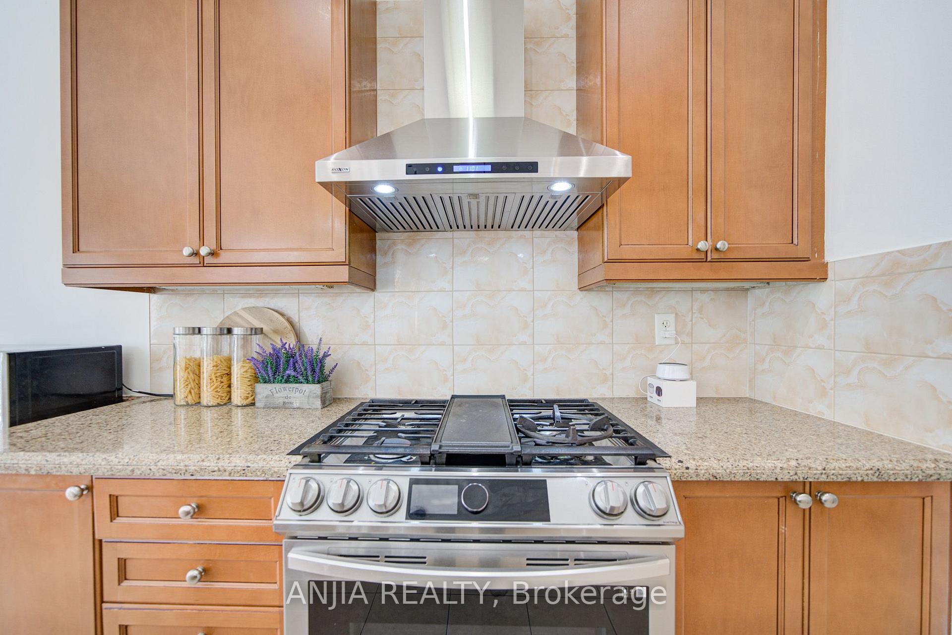 Photo 9 of 349 Williamson Road, Markham, Greensborough — HOMEH