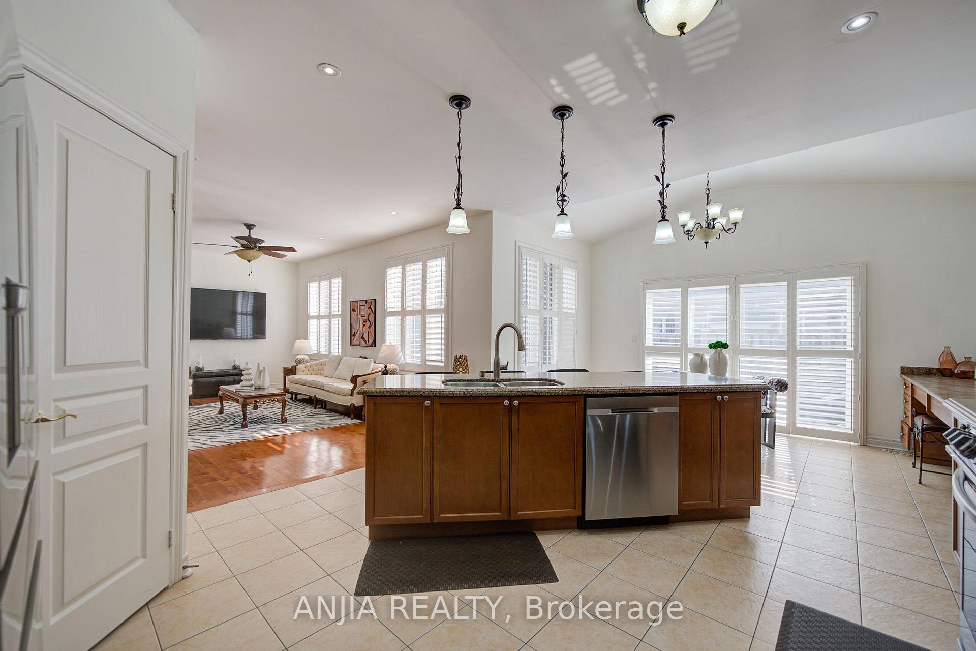 Photo 10 of 349 Williamson Road, Markham, Greensborough — HOMEH