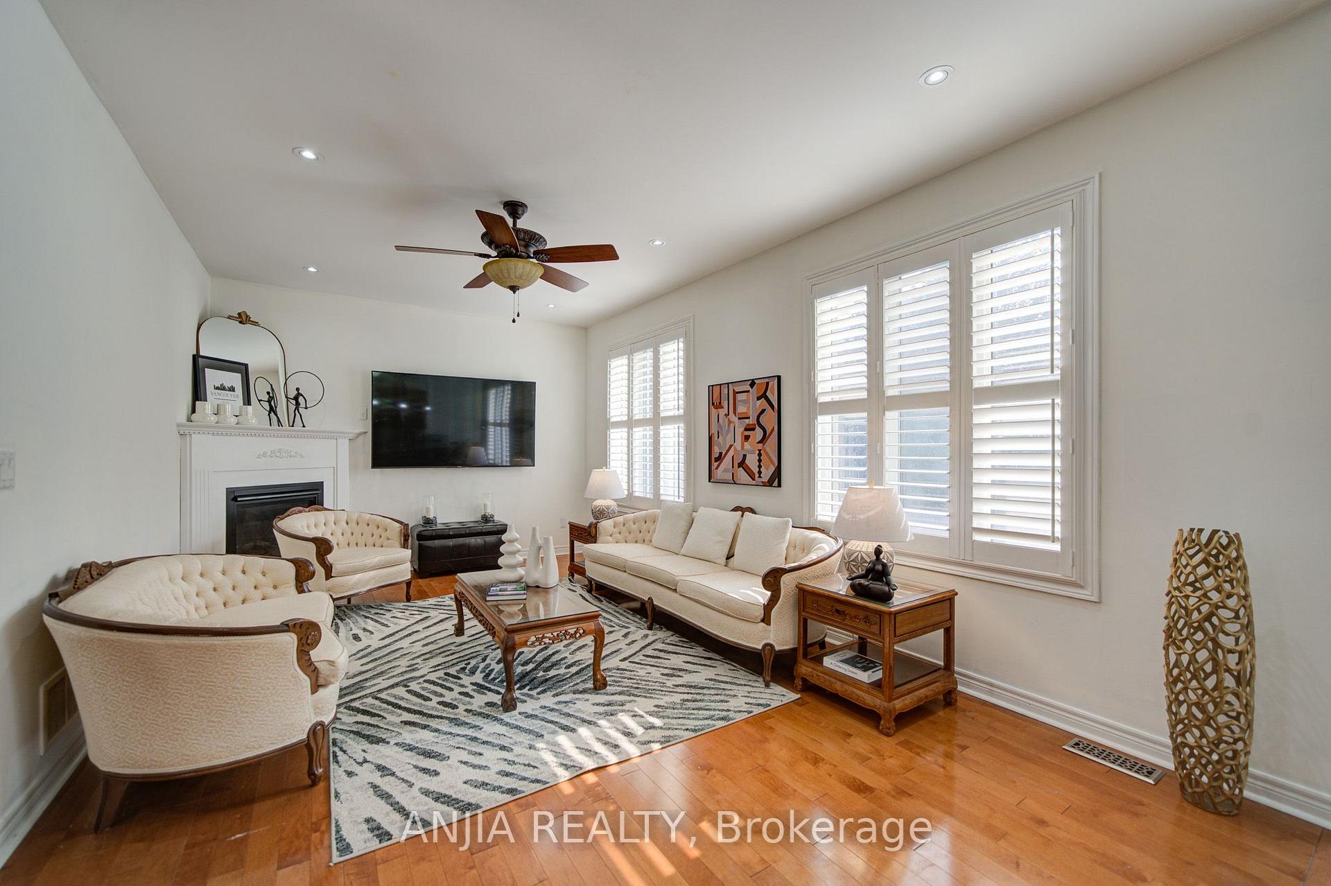 Photo 15 of 349 Williamson Road, Markham, Greensborough — HOMEH